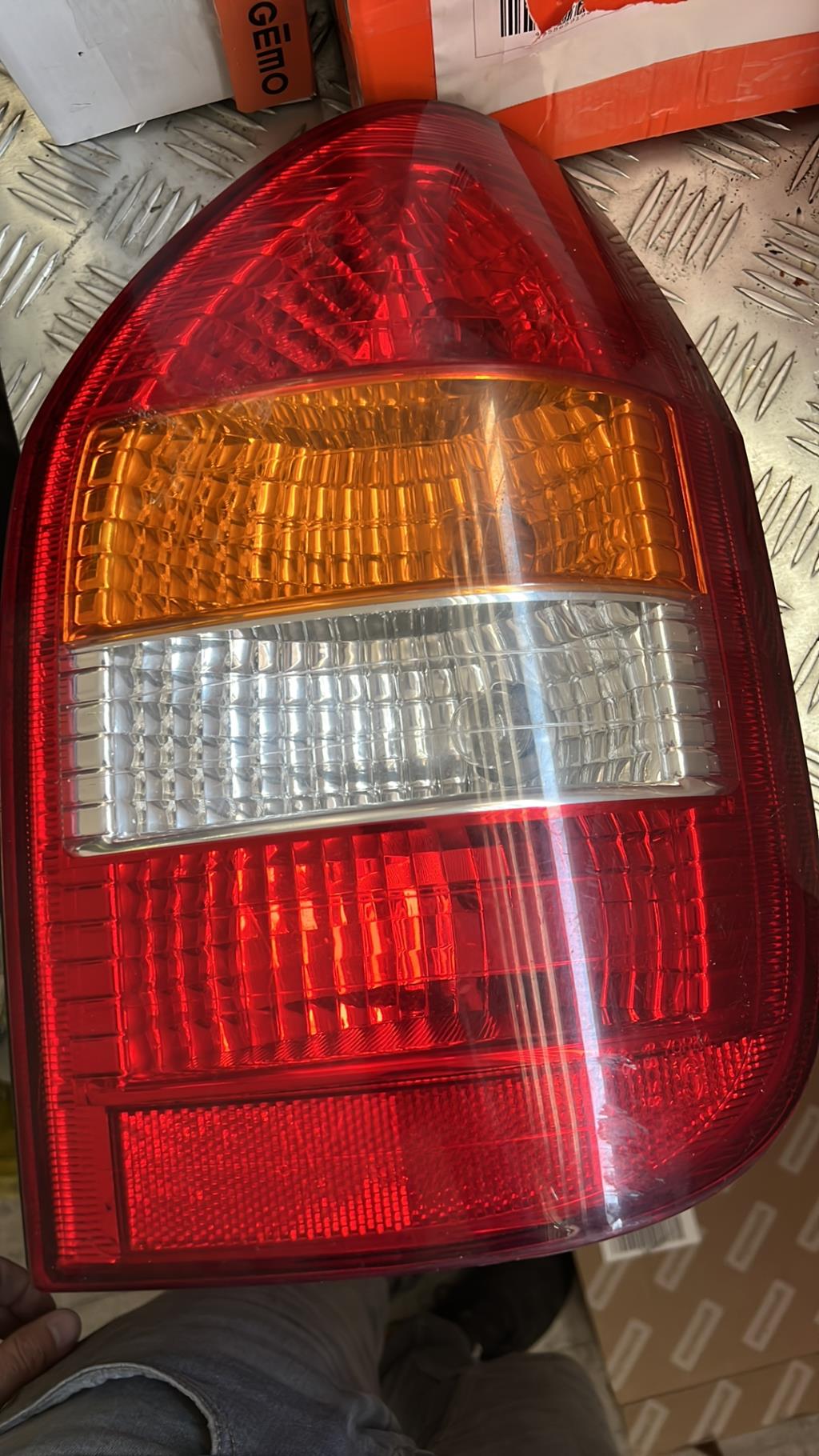 Fanale posteriore principale destro (luci) OPEL ZAFIRA A PHASE 1 Diésel - 1