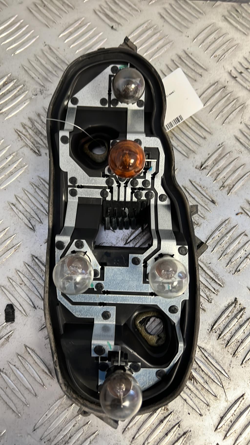 Base portalampade fanale posteriore destro OPEL CORSA D PHASE 2 Diésel - 1