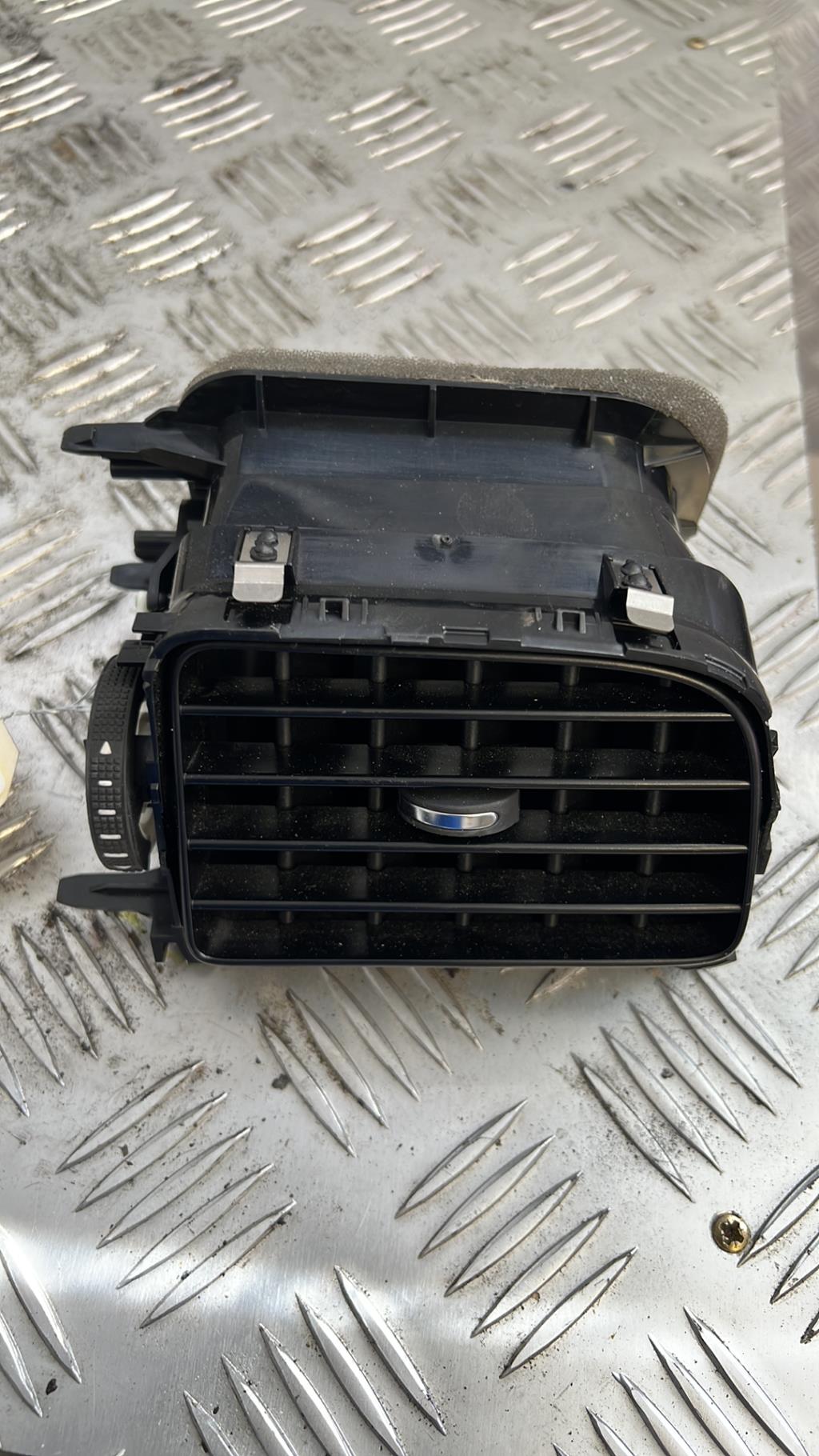 Bocchetta aerazione cruscotto RENAULT CLIO 3 Diésel - 1