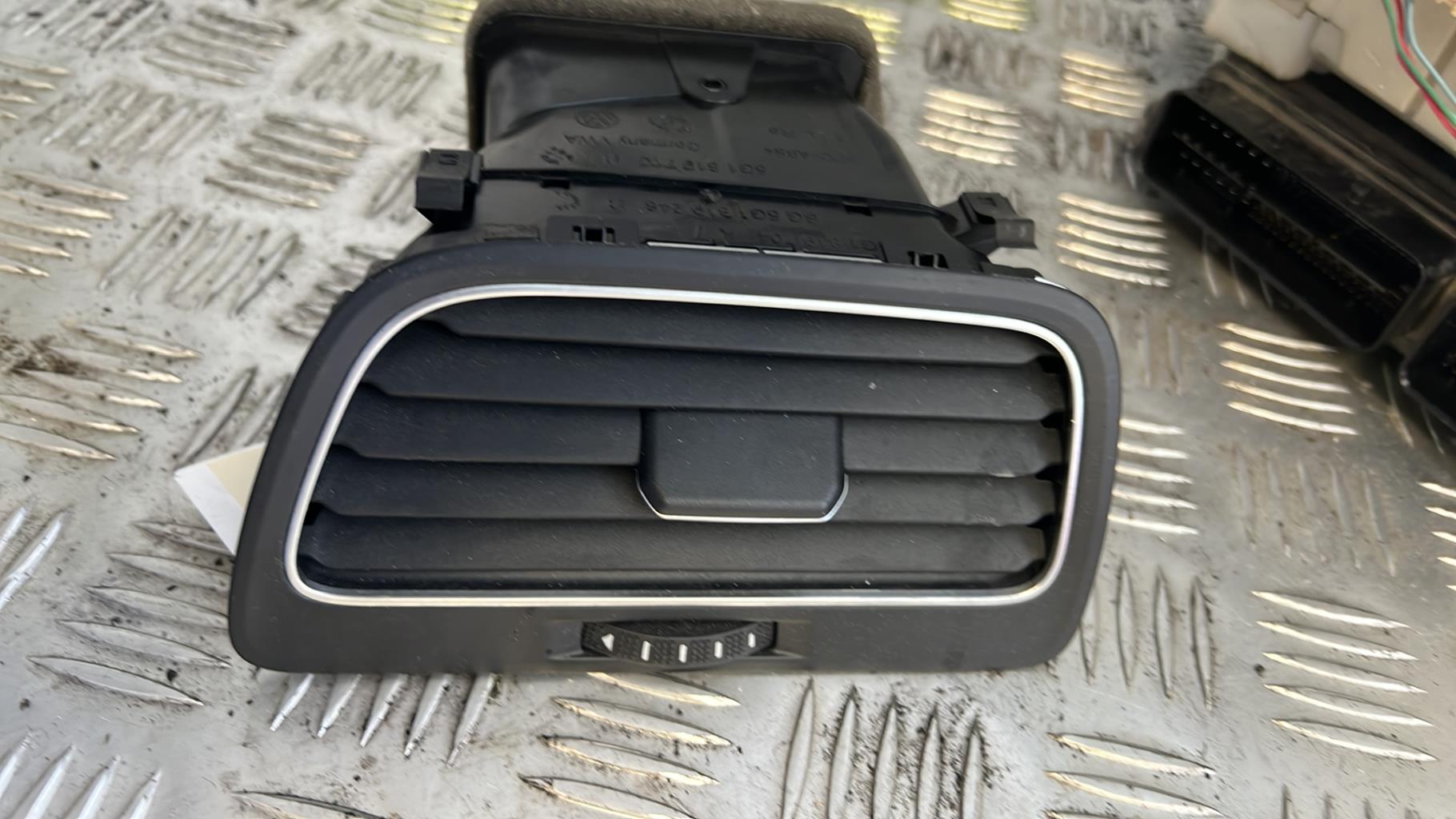 Bocchetta aerazione cruscotto anteriore destra VOLKSWAGEN GOLF 7 PHASE 1 Diésel - 1
