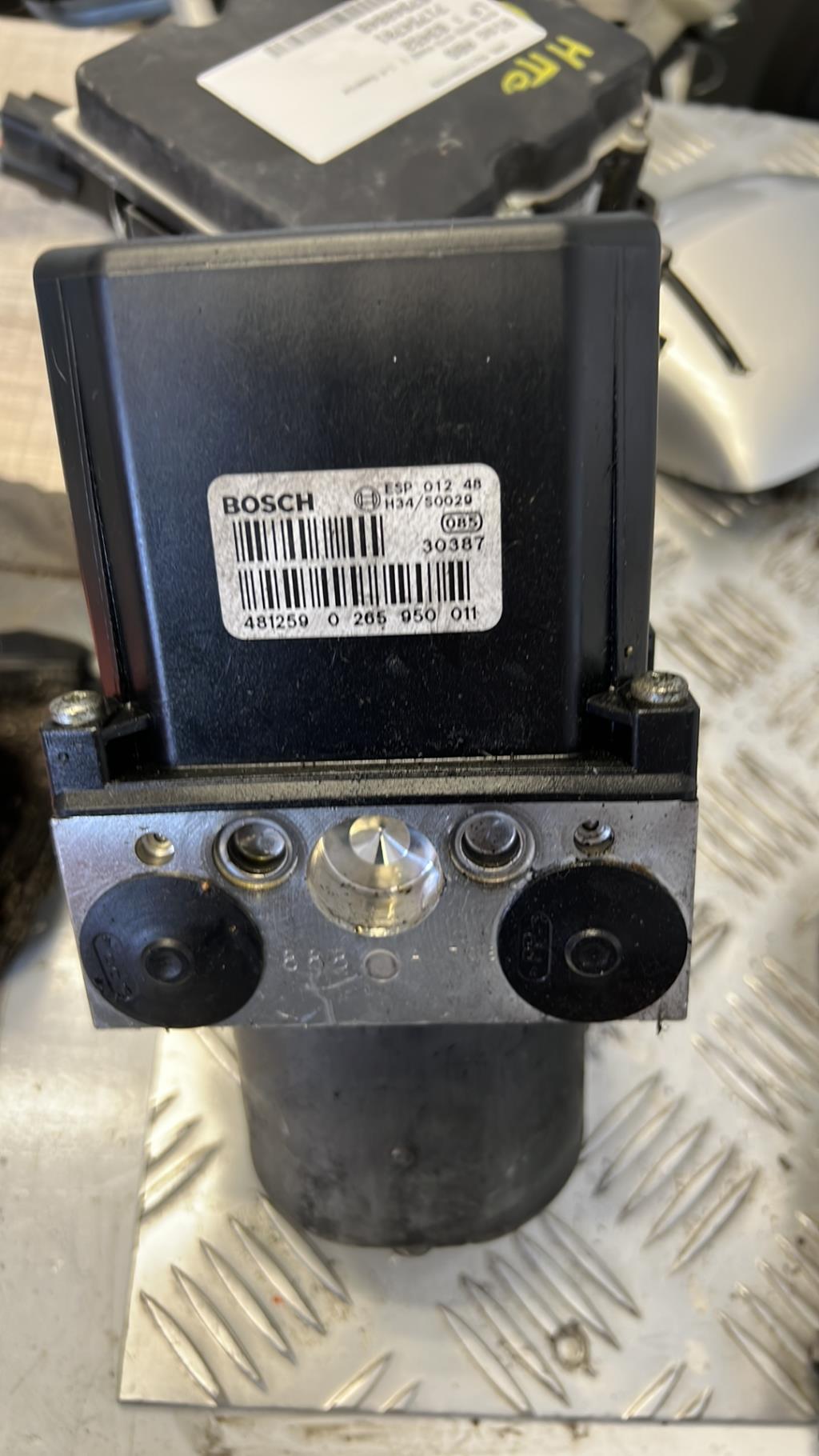 Blocco ABS (antibloccaggio freni) AUDI A4 2 AVANT PHASE 1 BREAK Diésel - 1