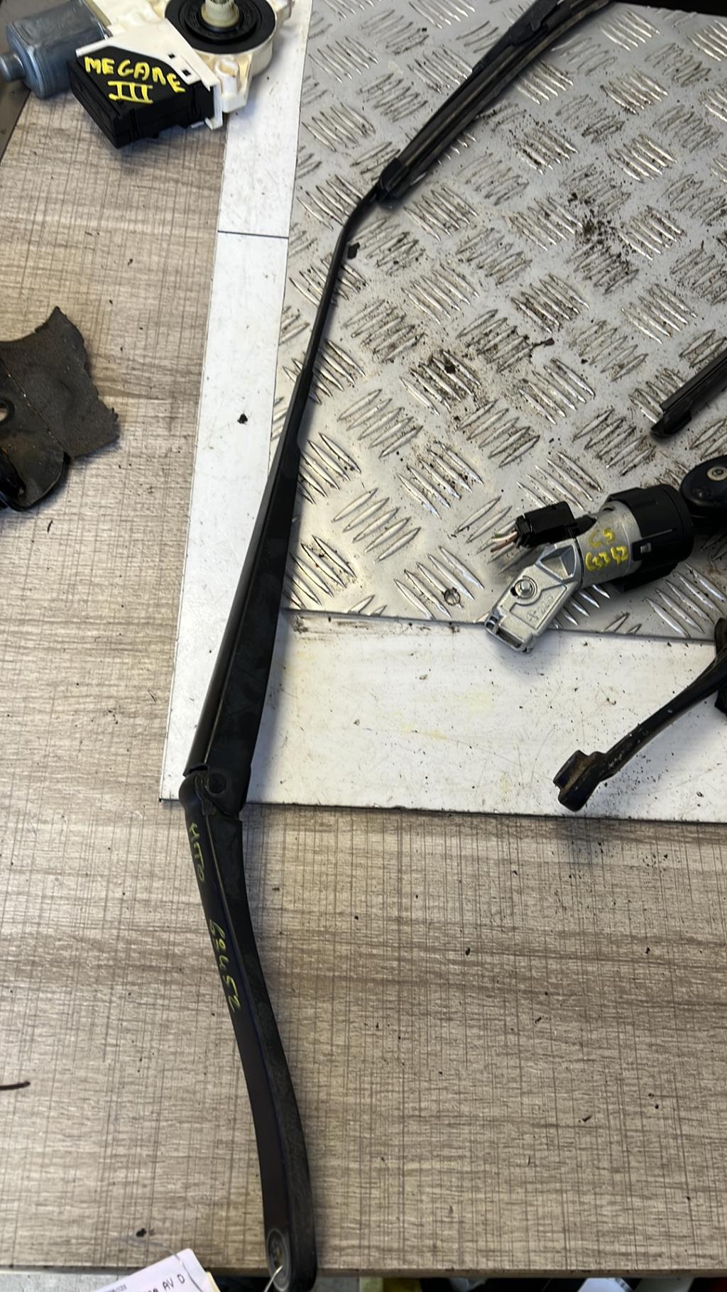 Braccio tergicristallo anteriore destro ALFA ROMEO MITO PHASE 1 Gasolina - 1