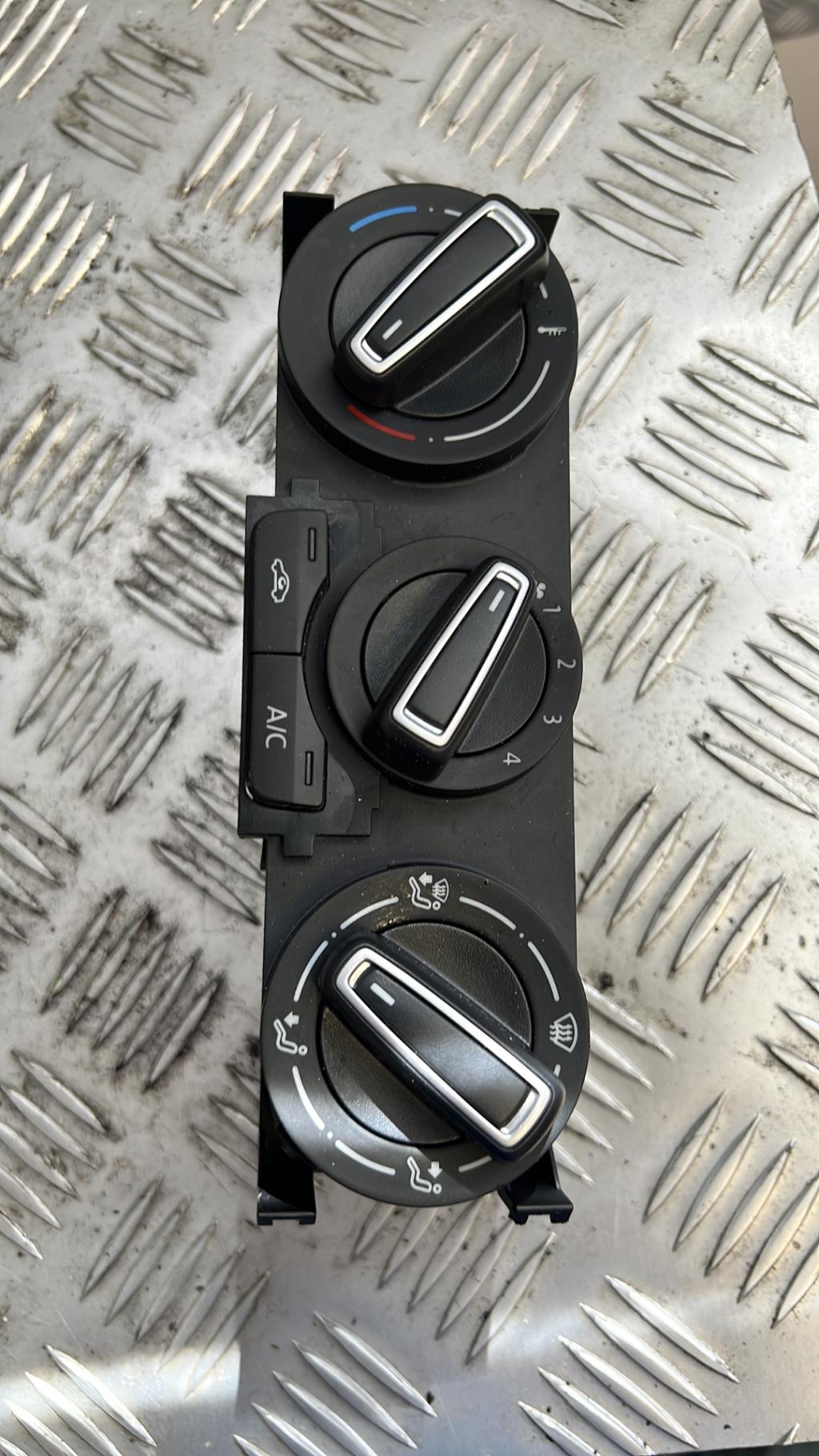 Commande chauffage VOLKSWAGEN POLO 5 PHASE 2 Essence - 1