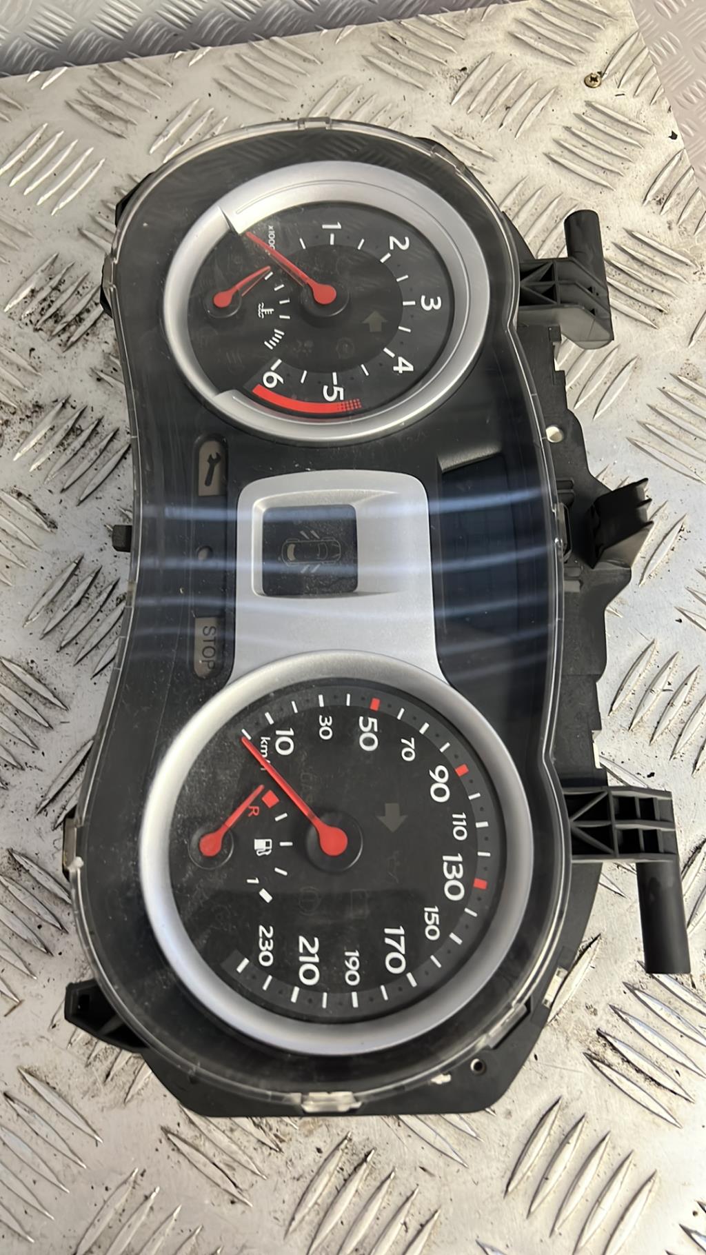 Compteur RENAULT CLIO 3 PHASE 1 Diesel - 1