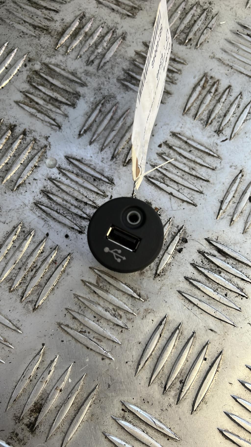 Presa porta USB NISSAN QASHQAI 1 PHASE 2 Diésel - 1