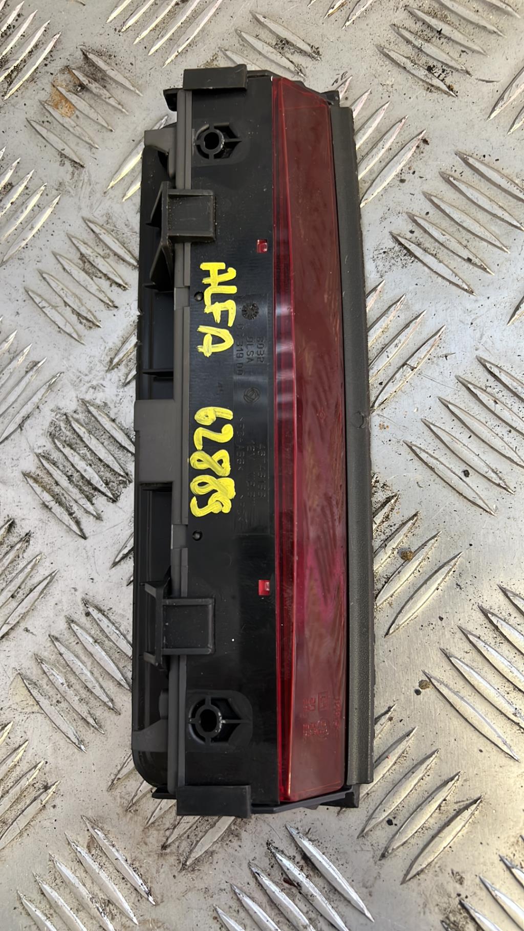 Luce stop centrale ALFA ROMEO 147 PHASE 2 Diésel - 1