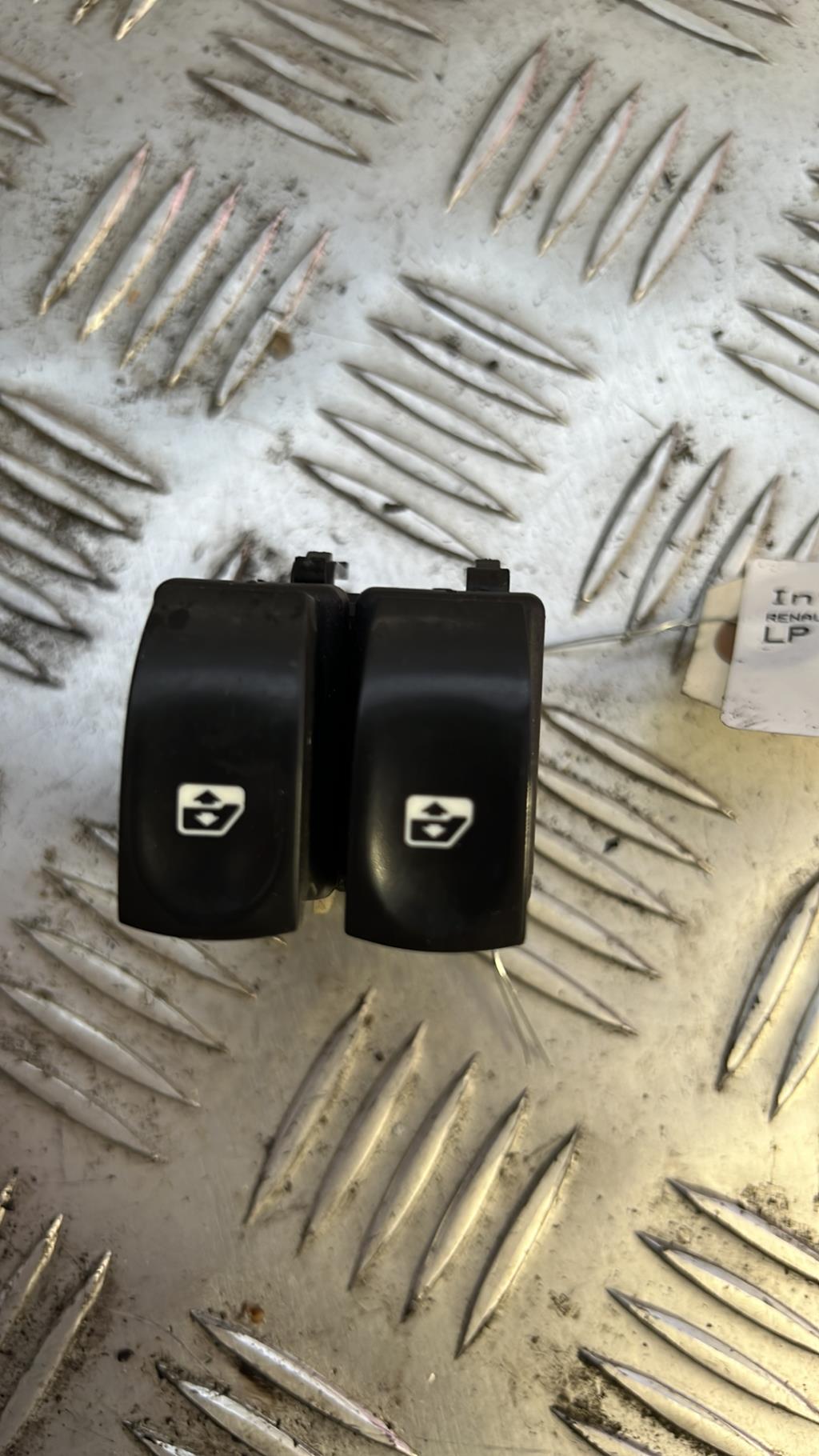 Interruttore lavacristalli anteriore sinistro RENAULT CLIO 3 PHASE 1 Gasolina - 1
