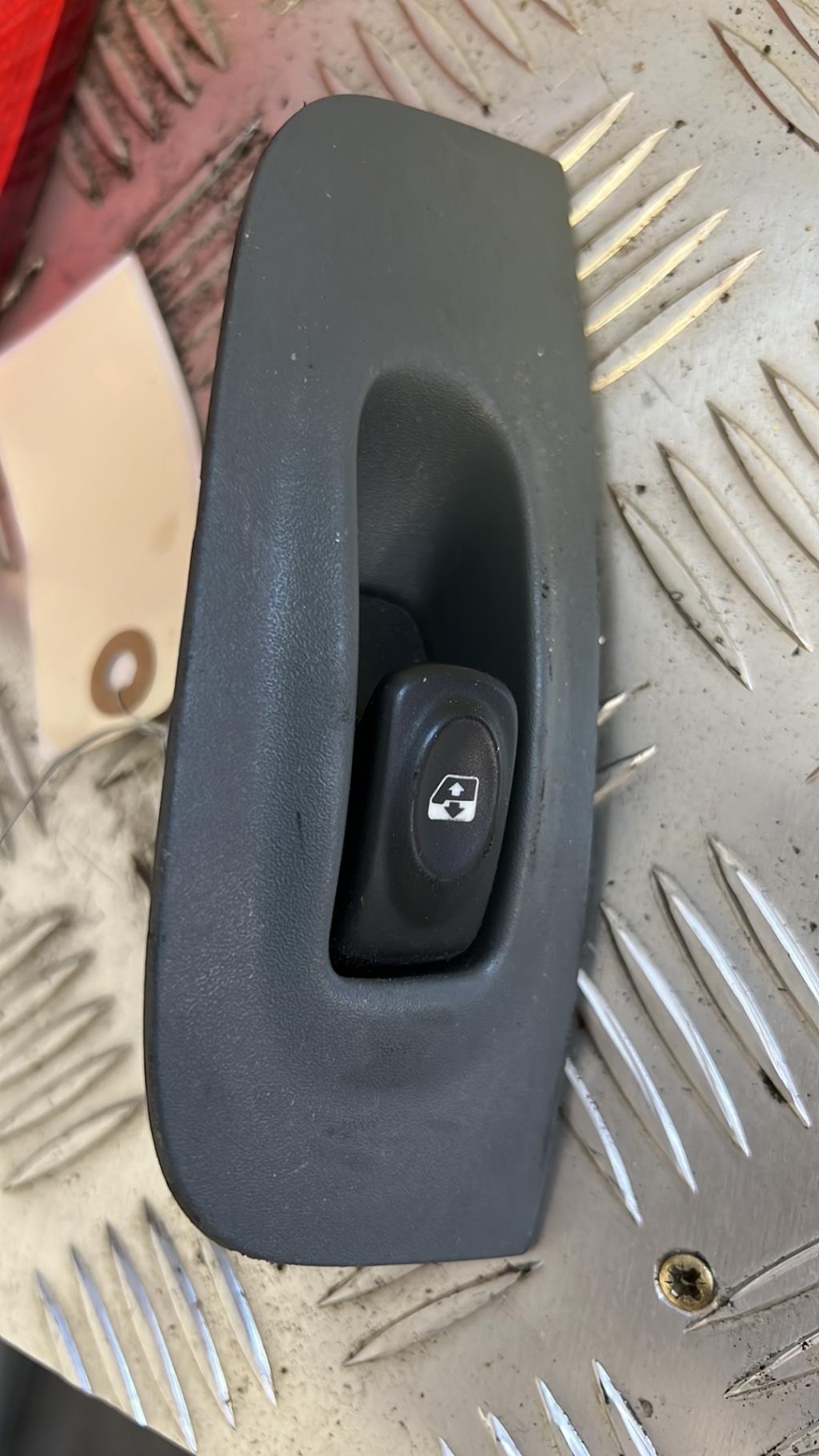 Interruttore lavacristalli anteriore destro RENAULT MEGANE 1 PHASE 1 Gasolina - 1