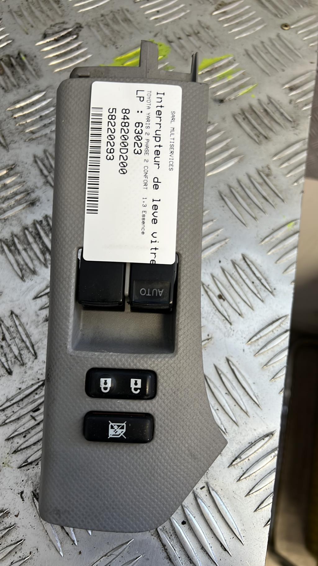 Interruttore lavacristalli anteriore sinistro TOYOTA YARIS 2 PHASE 2 Gasolina - 1