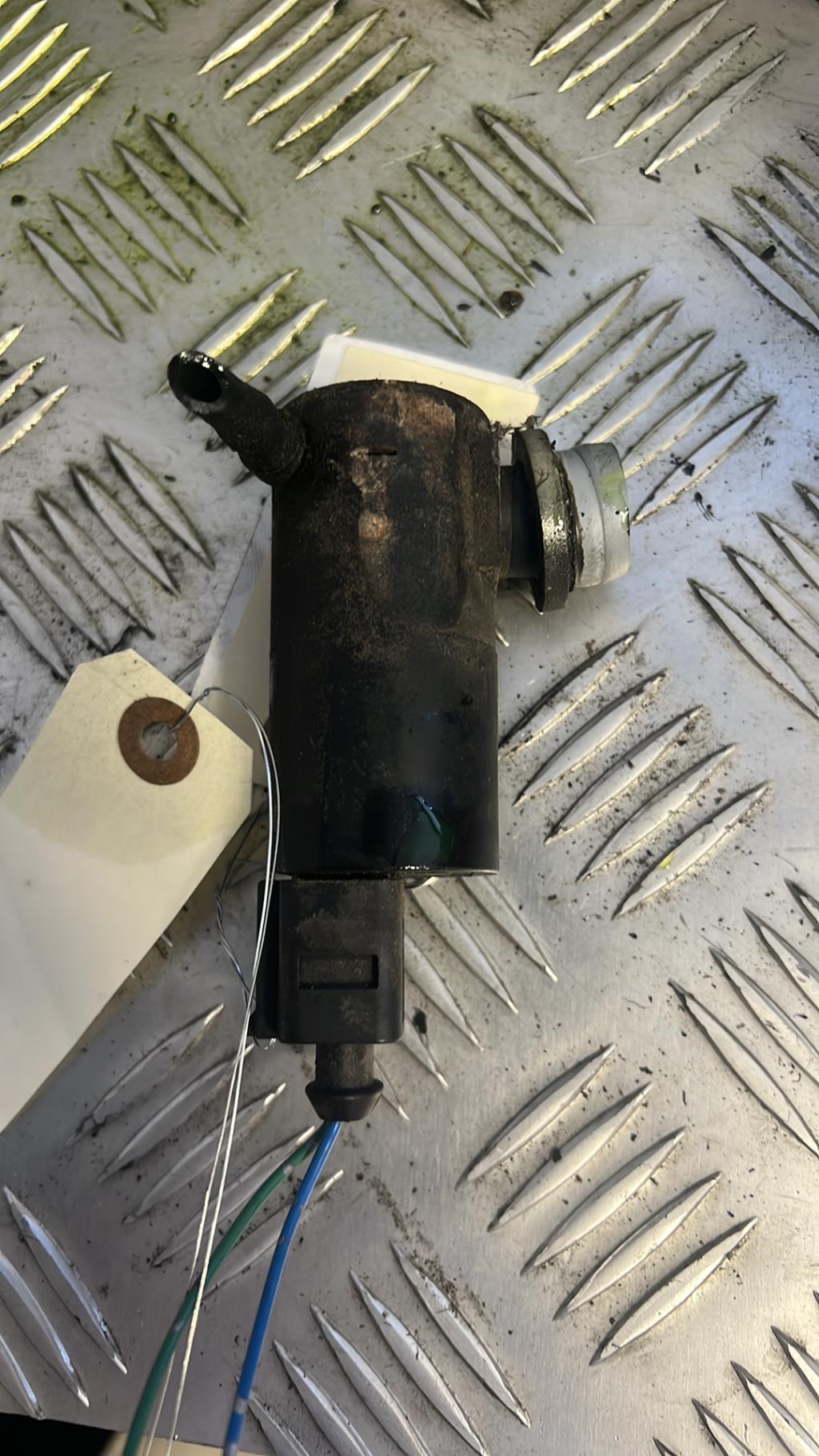 Pompa lavacristalli anteriore TOYOTA YARIS 2 PHASE 2 Gasolina - 1