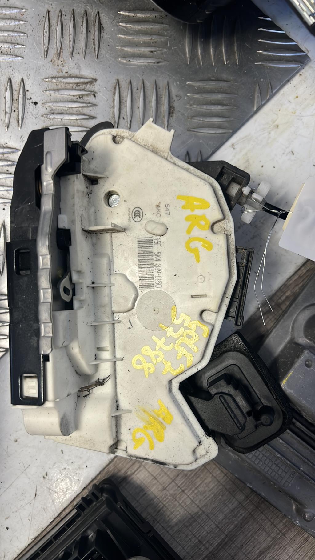 Serratura posteriore sinistra VOLKSWAGEN GOLF 7 PHASE 1 Diésel - 1