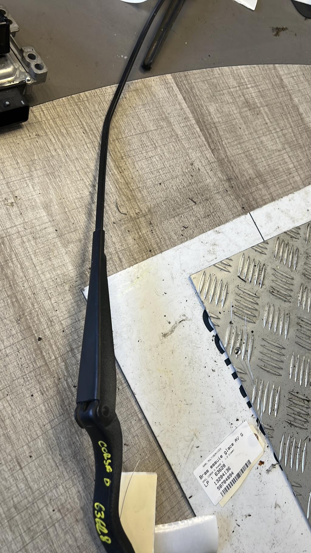 Braccio tergicristallo anteriore destro OPEL CORSA D PHASE 1 Diésel - 1