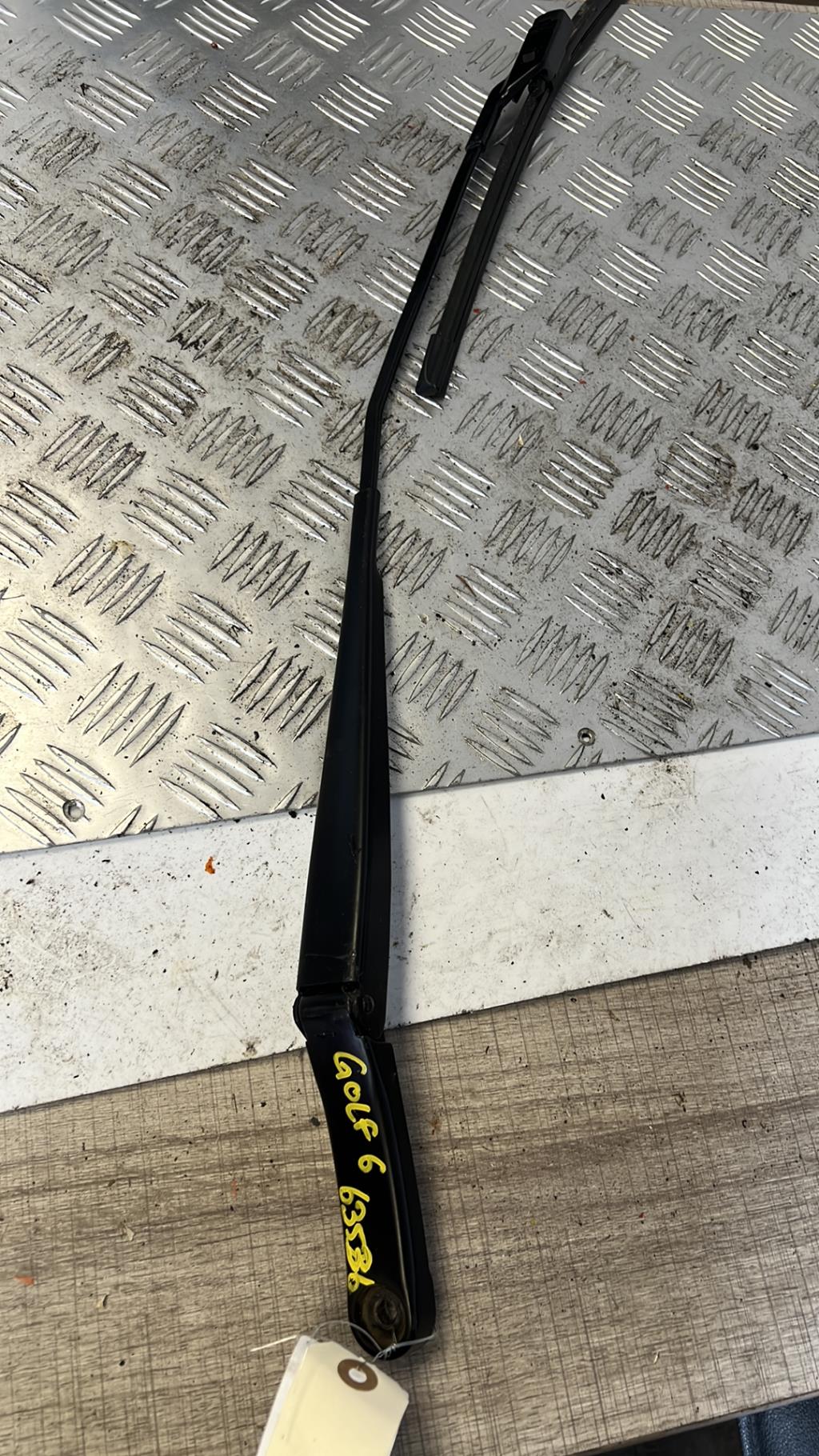 Braccio tergicristallo anteriore destro VOLKSWAGEN GOLF 6 Diésel - 1