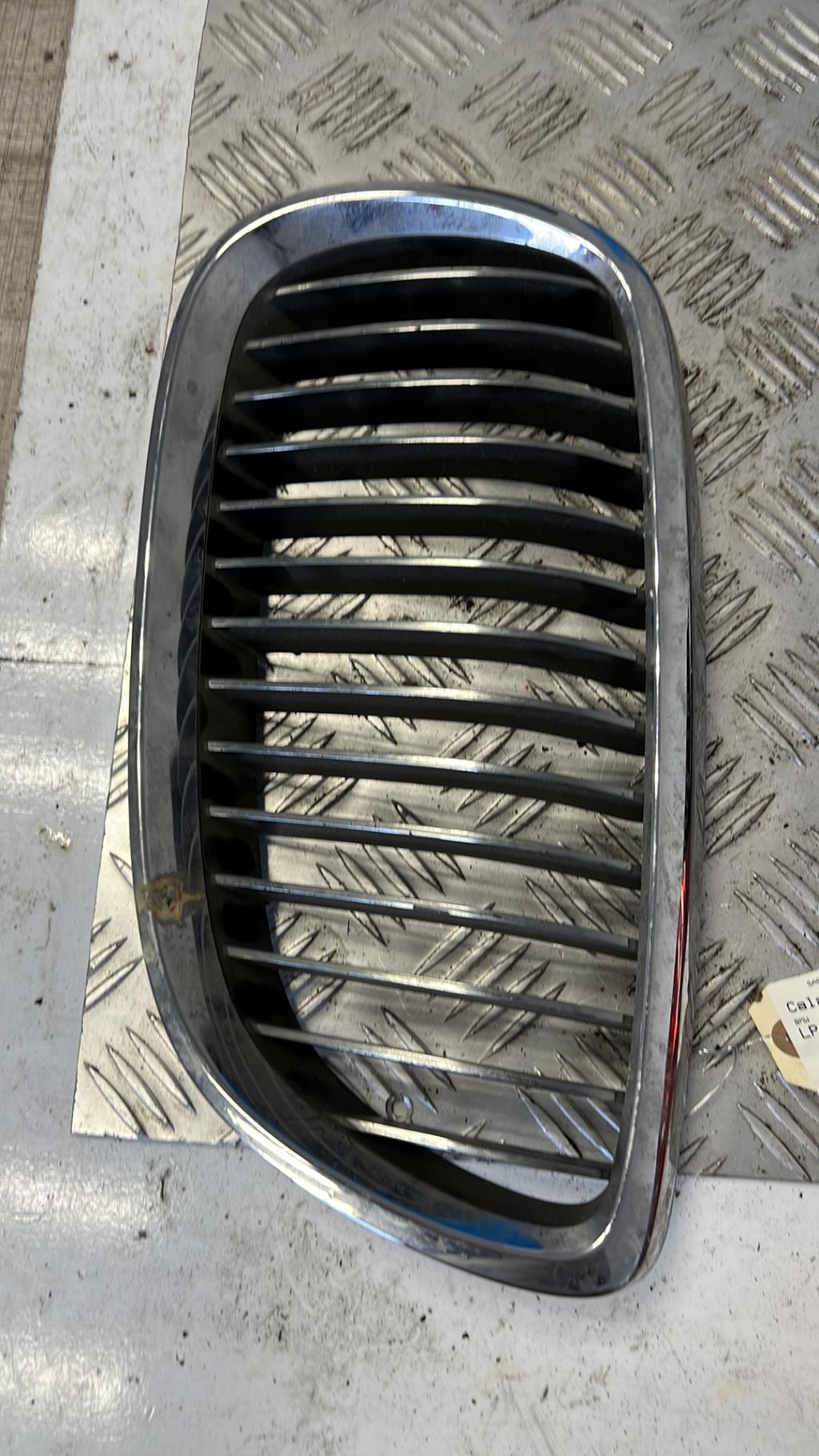 Calandre droite BMW SERIE 3 E46 COUPE  - 1