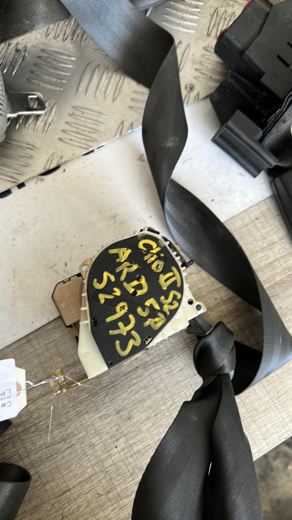 Cintura di sicurezza posteriore destra RENAULT CLIO 2 PHASE 2 Diésel - 1