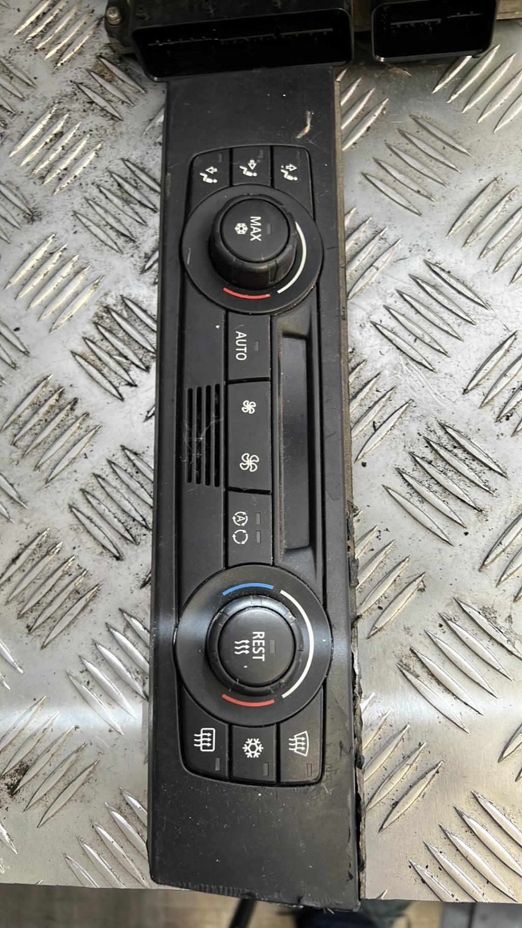 Commande chauffage BMW SERIE 3 E90 PHASE 1 Diesel - 1