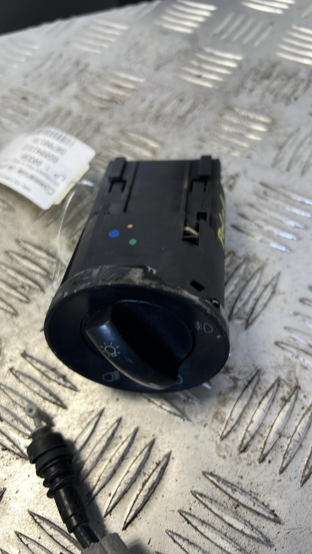 Commande de phare VOLKSWAGEN POLO 4 PHASE 2 Diesel - 1