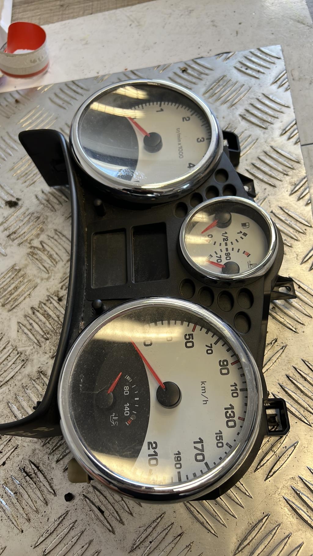 Compteur PEUGEOT 207 PHASE 2 BREAK Diesel - 1