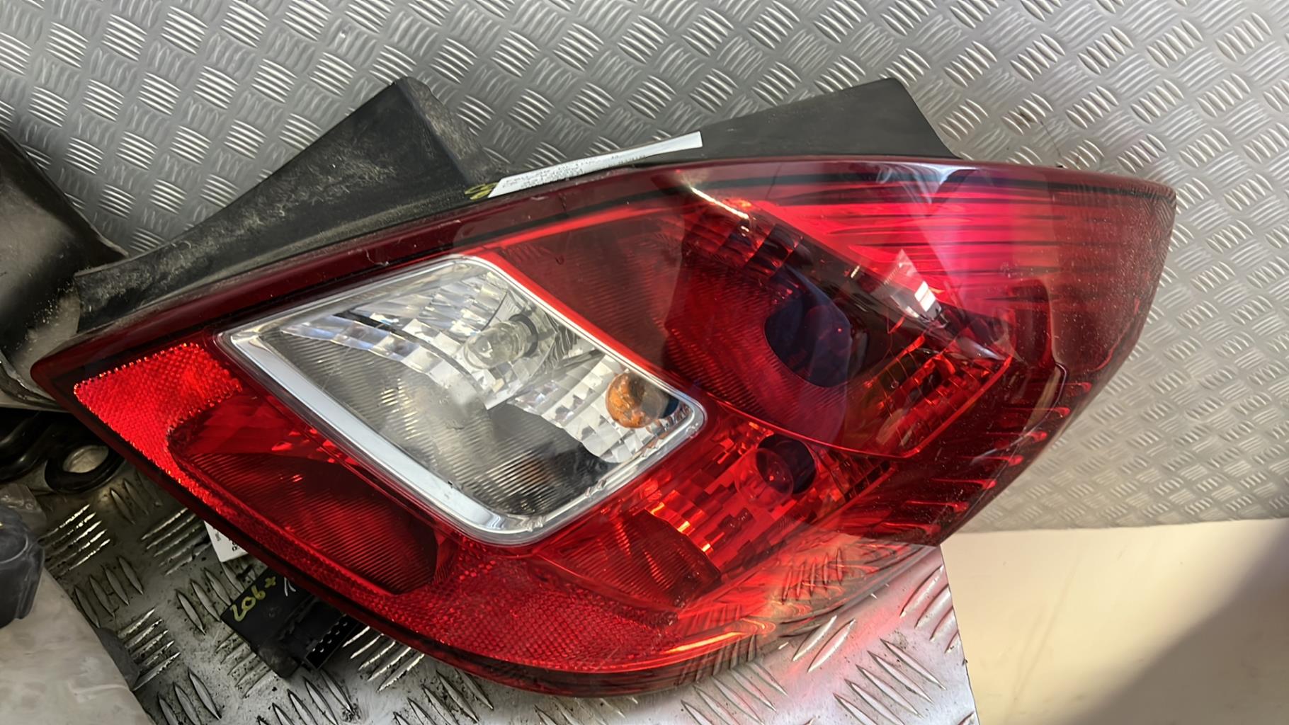 Fanale posteriore principale destro (luci) OPEL CORSA D PHASE 1 Diésel - 1
