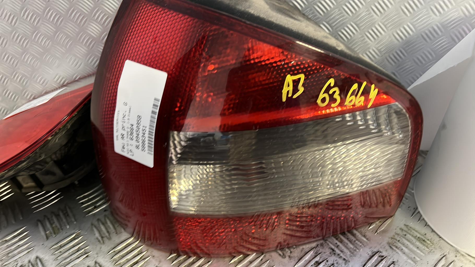 Fanale posteriore principale sinistro (luci) AUDI A3 1 PHASE 2 Diésel - 1