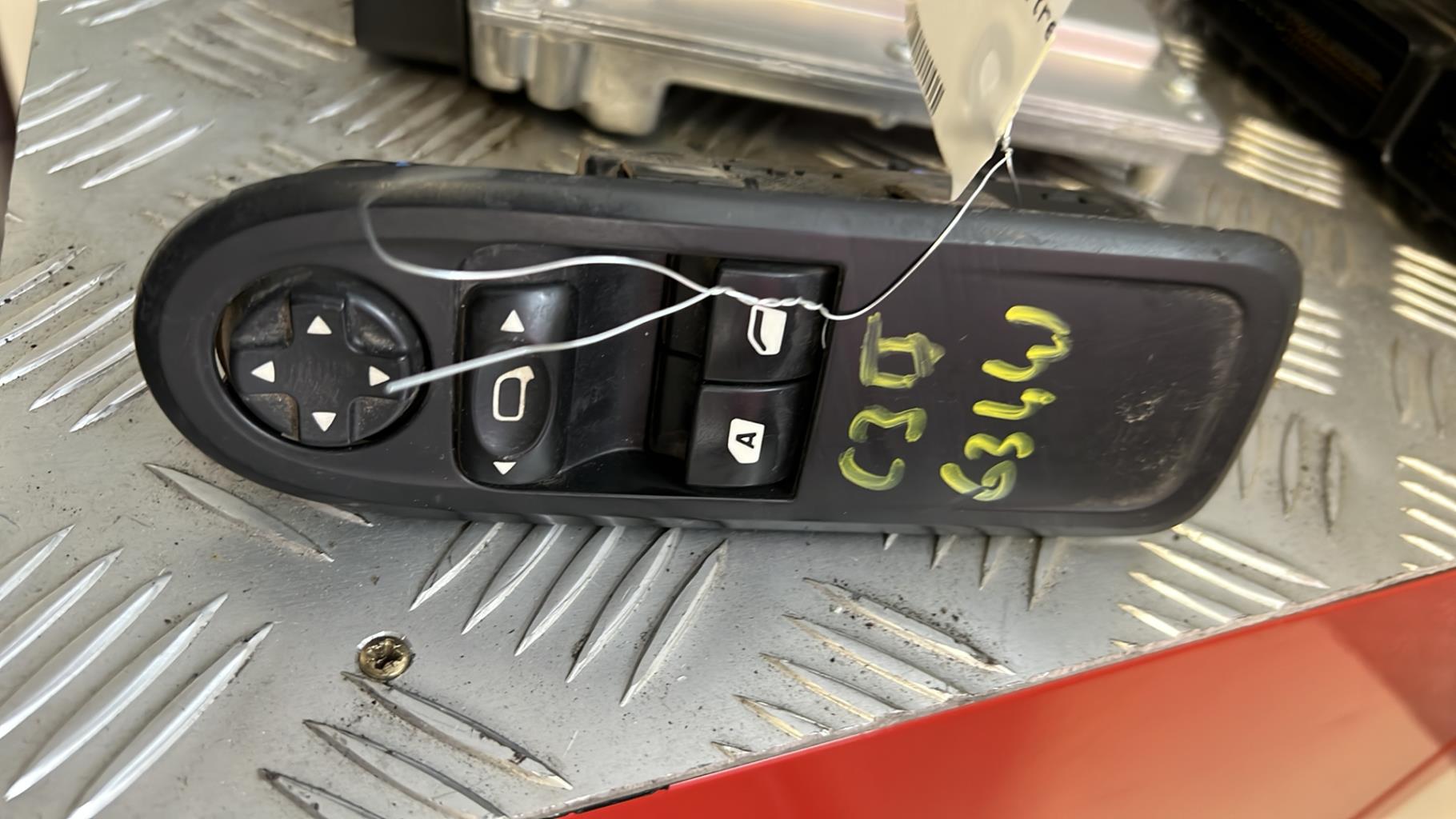 Interruttore lavacristalli anteriore sinistro CITROEN C3 2 PHASE 1 Diésel - 1