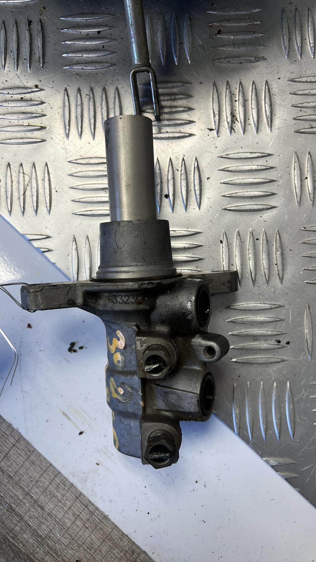 Cilindro maestro (freno) PEUGEOT 308 2 PHASE 1 Diésel - 1