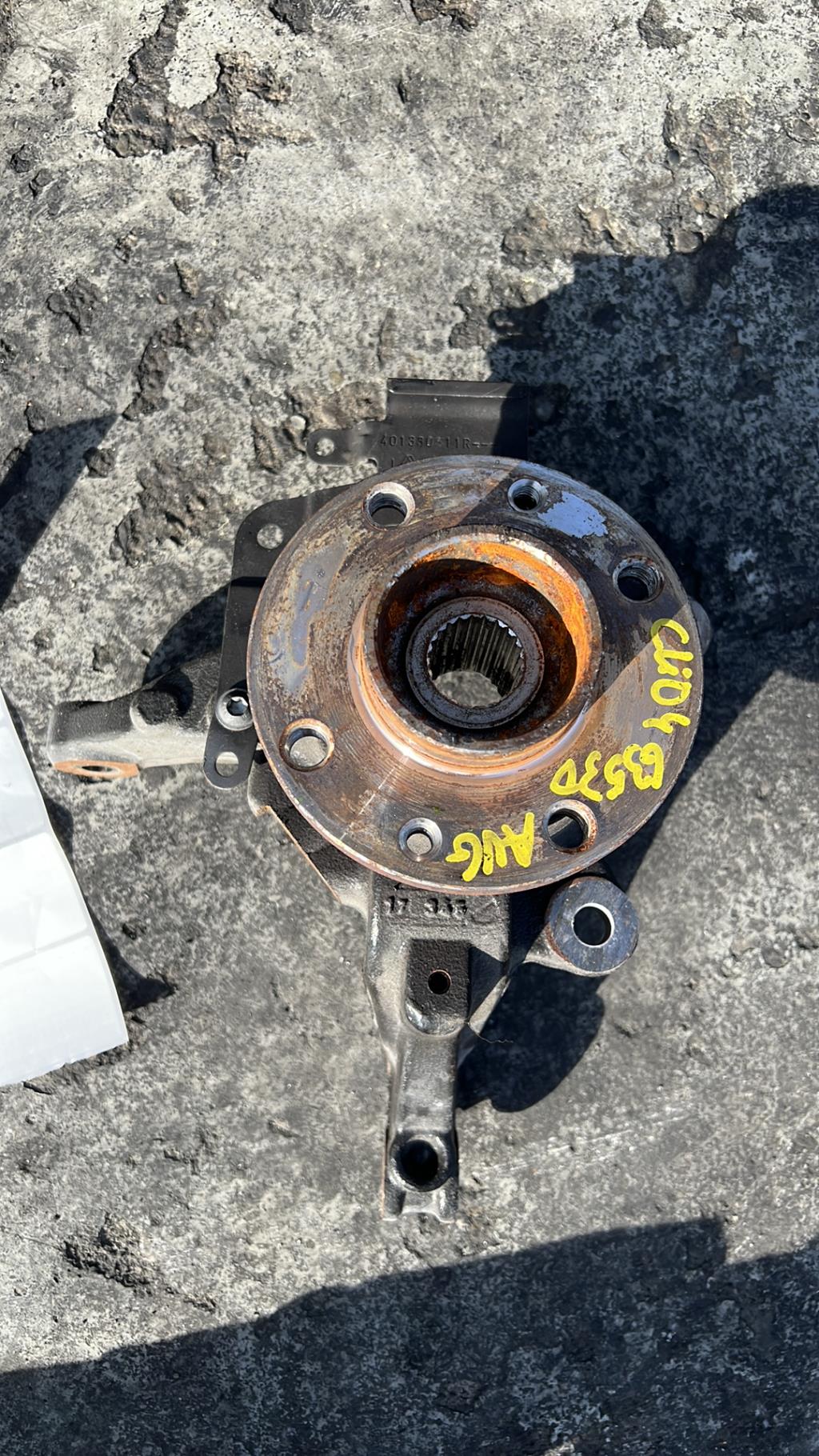 Mozzo anteriore sinistro RENAULT CLIO 4 PHASE 2 Diésel - 1
