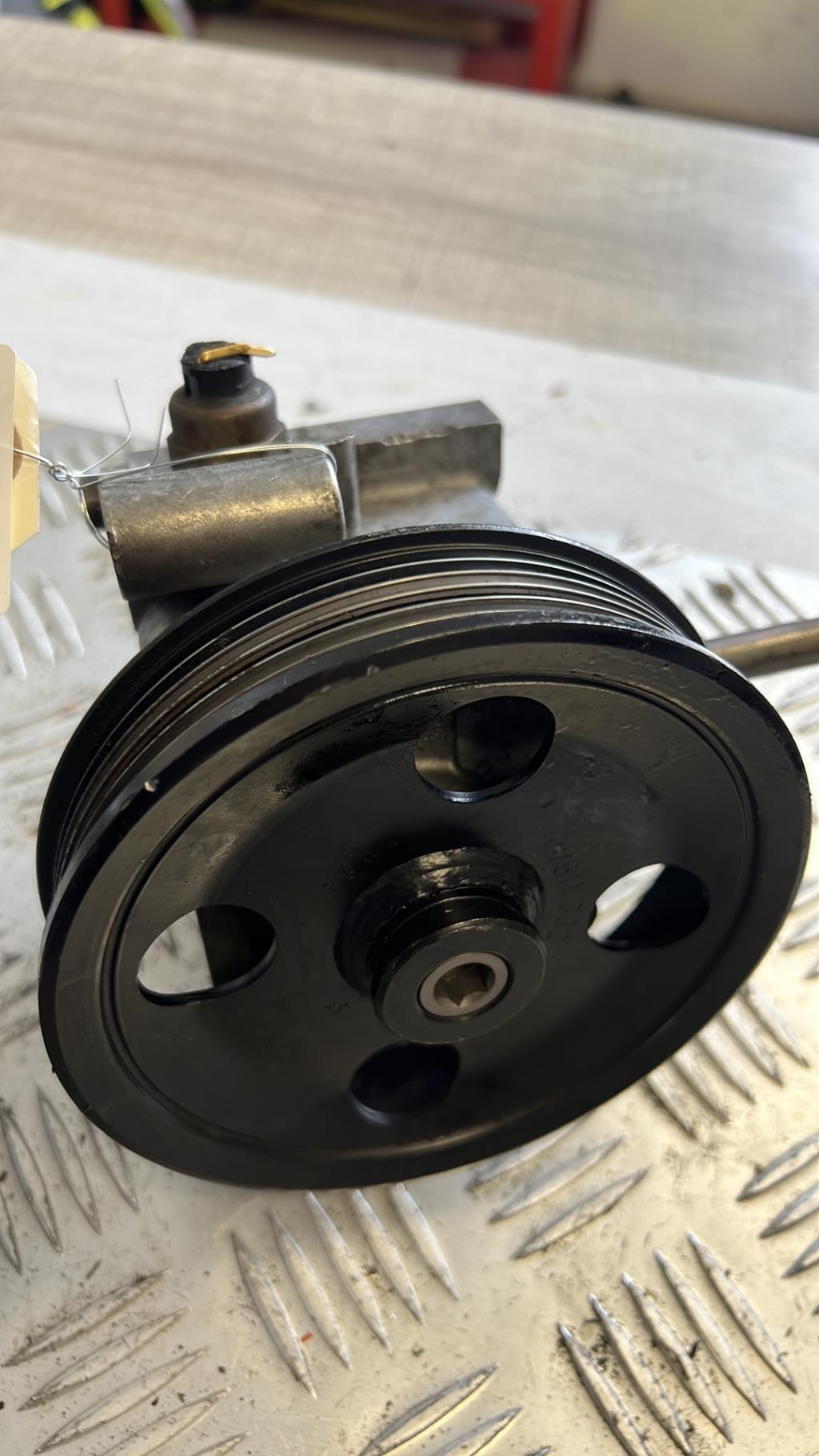 Pompe de direction FORD FOCUS 1  - 1