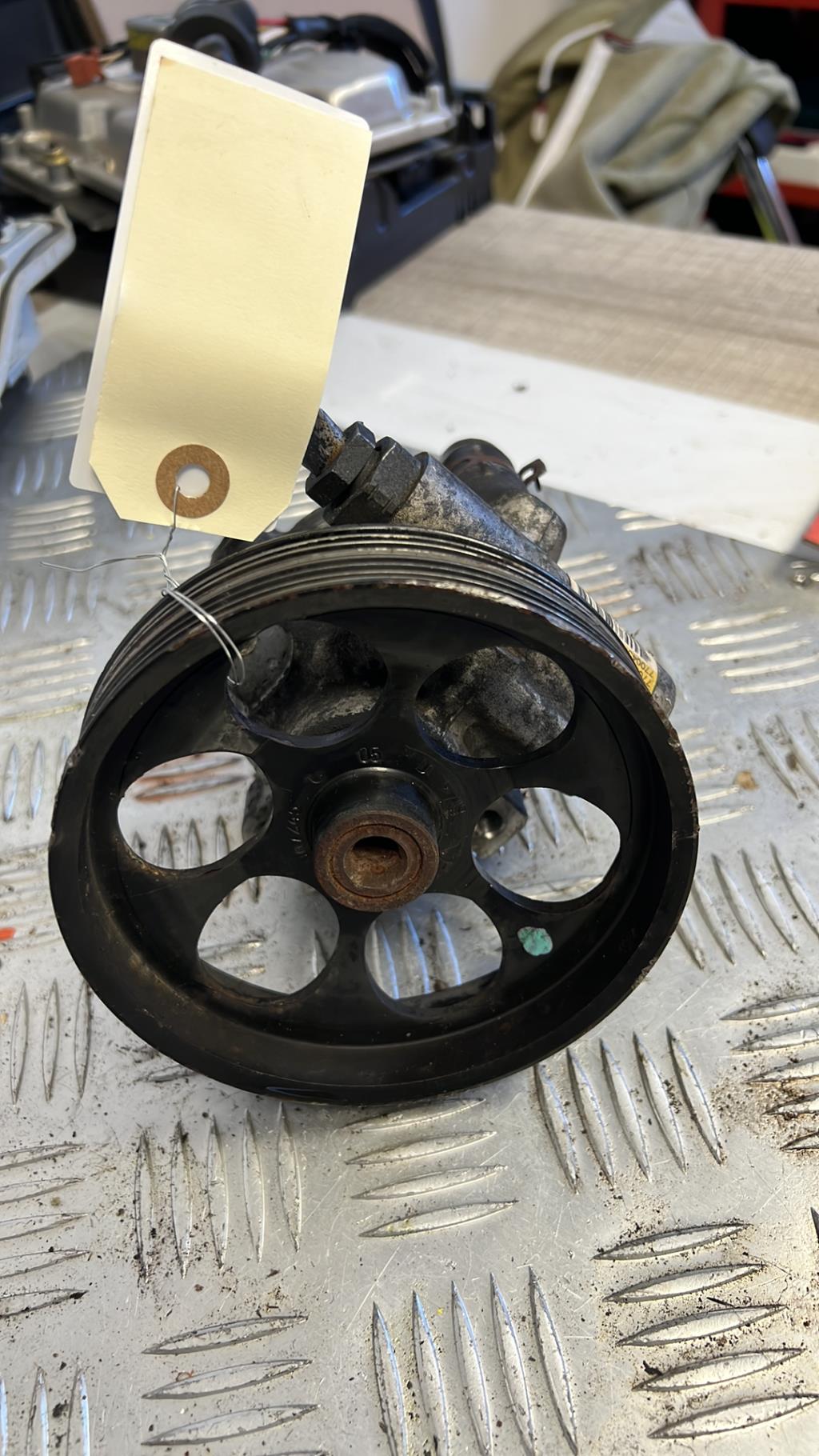 Pompe de direction RENAULT CLIO 2 PHASE 1  - 1