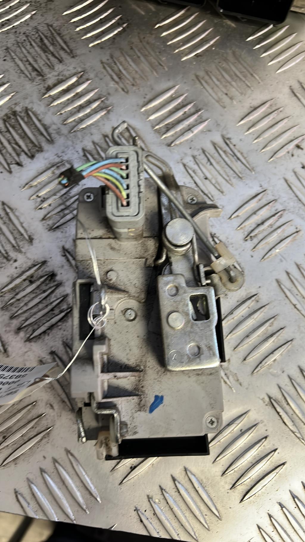 Serrure avant gauche CITROEN C8 Diesel - 1