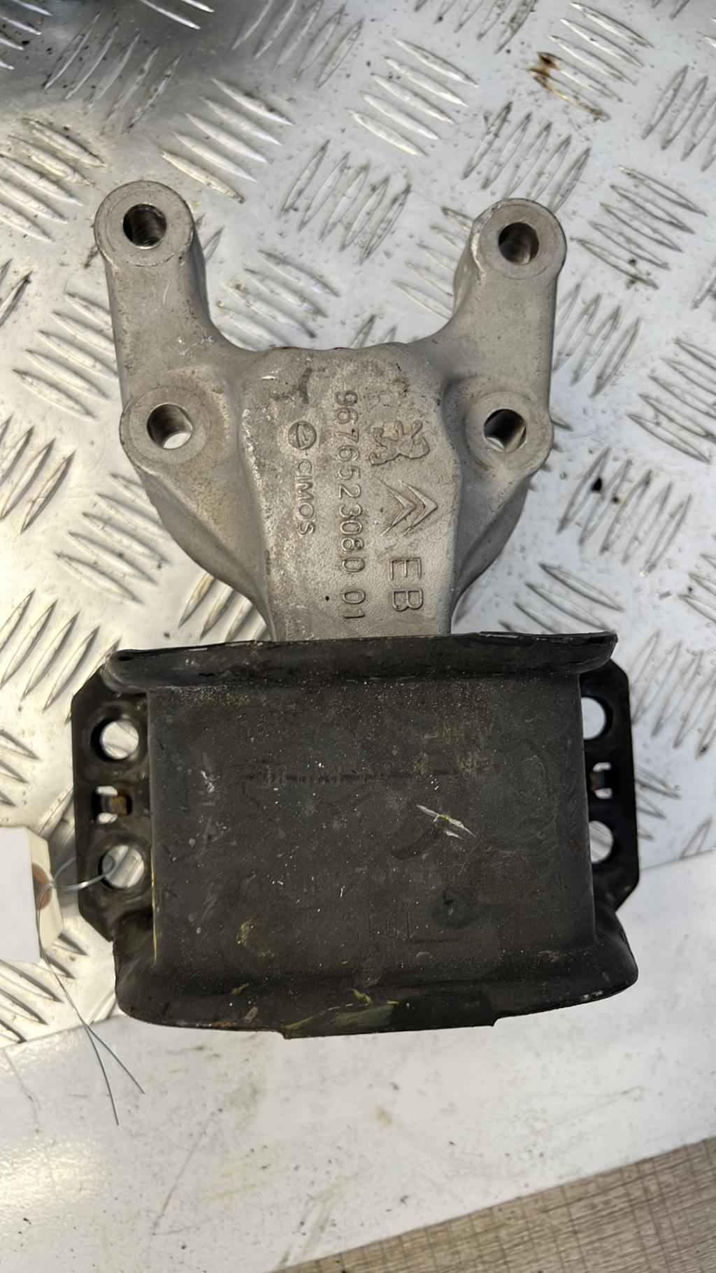 Support moteur droit CITROEN C4 2  - 1