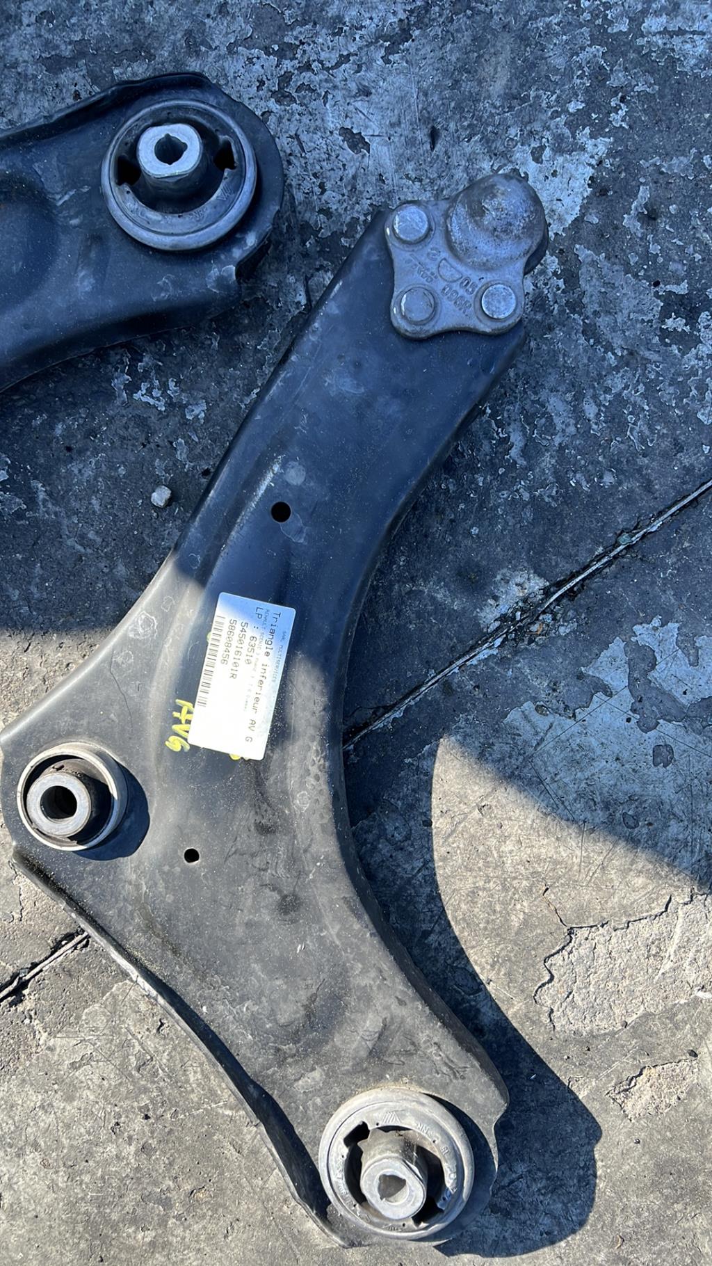 Triangolo inferiore anteriore sinistro RENAULT SCENIC 3 PHASE 3 Diésel - 1