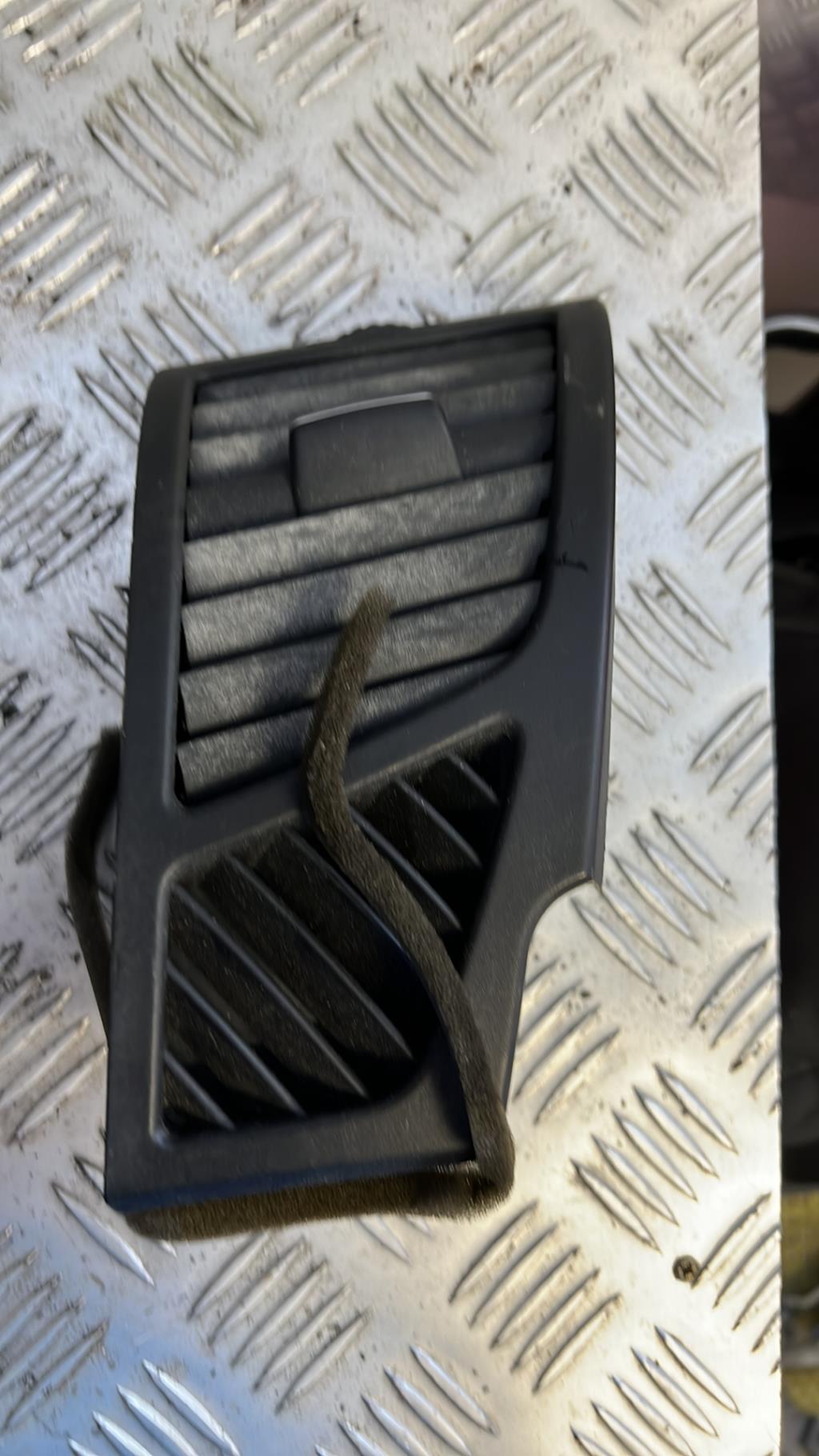 Bocchetta aerazione cruscotto anteriore destra BMW SERIE 1 E88 CABRIO Diésel - 1