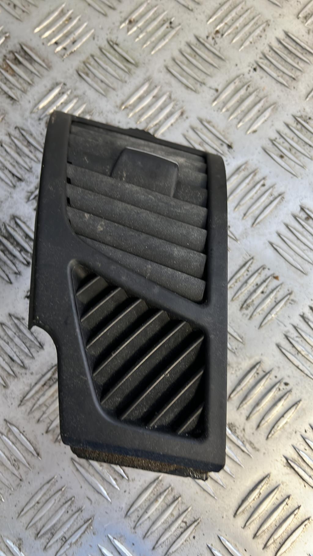 Bocchetta aerazione cruscotto anteriore sinistra BMW SERIE 1 E88 CABRIO Diésel - 1