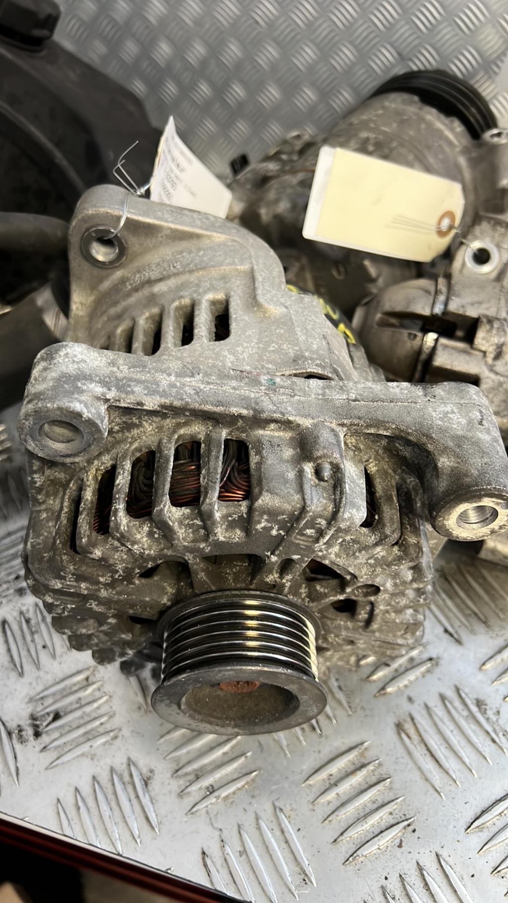 Alternatore BMW SERIE 1 E88 CABRIO Diésel - 1