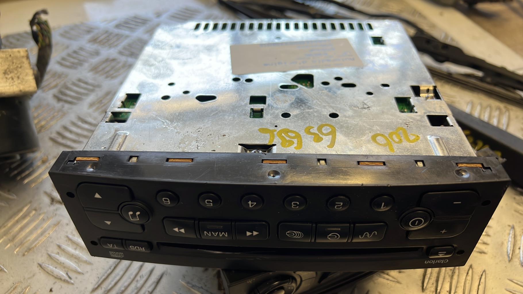 Autoradio originale PEUGEOT 206+ Diésel - 1
