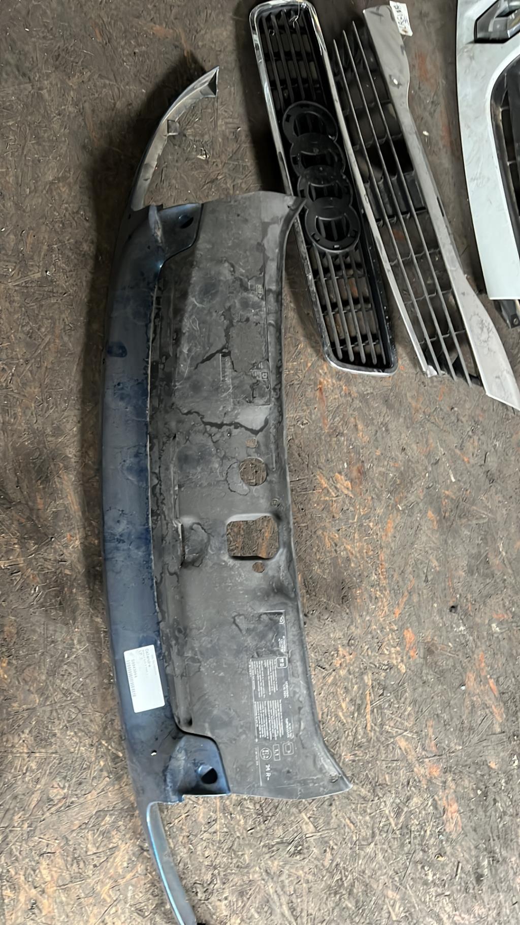 Calandra RENAULT CLIO 2 PHASE 1  - 1