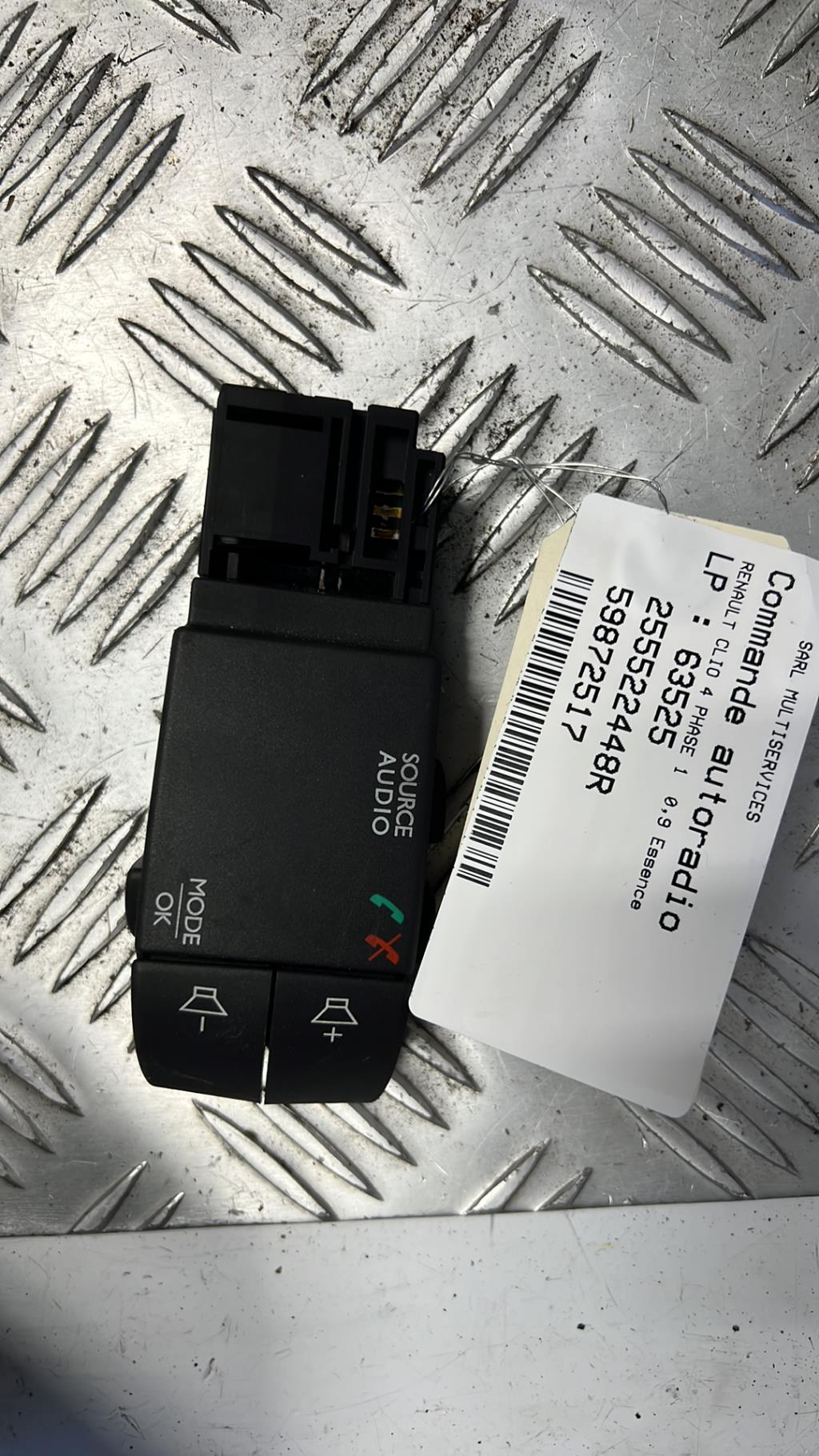 Commande autoradio RENAULT CLIO 4 PHASE 1 Essence - 1