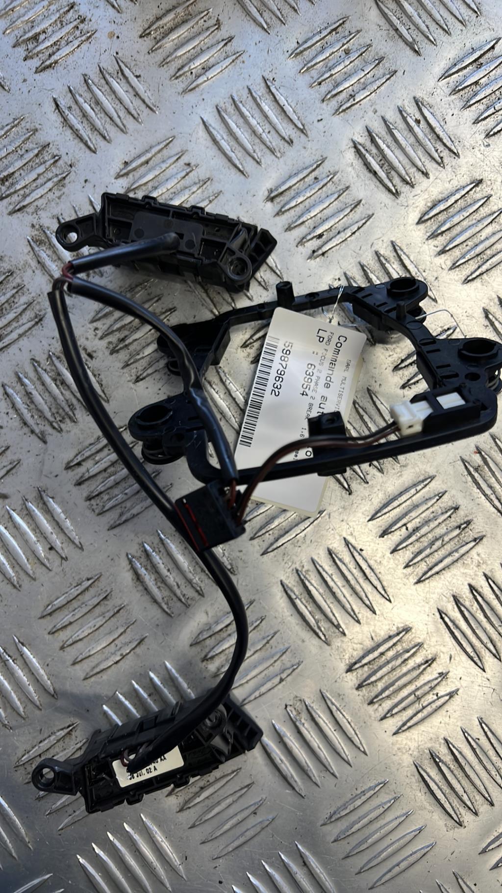 Commande autoradio FORD FOCUS 2 PHASE 2 BREAK Diesel - 1