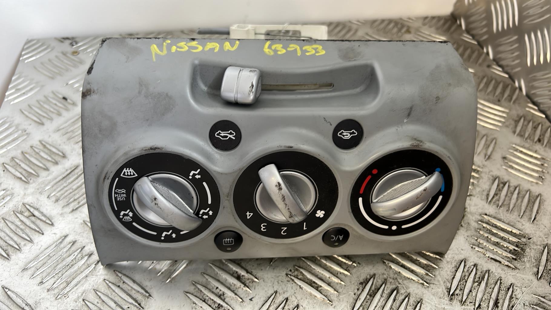 Commande chauffage NISSAN PIXO Essence - 1