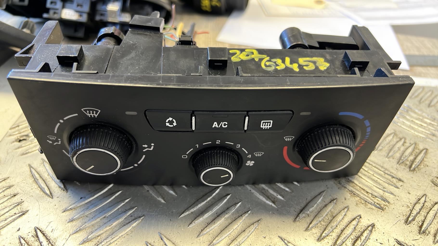 Commande chauffage PEUGEOT 207 PHASE 1 Diesel - 1