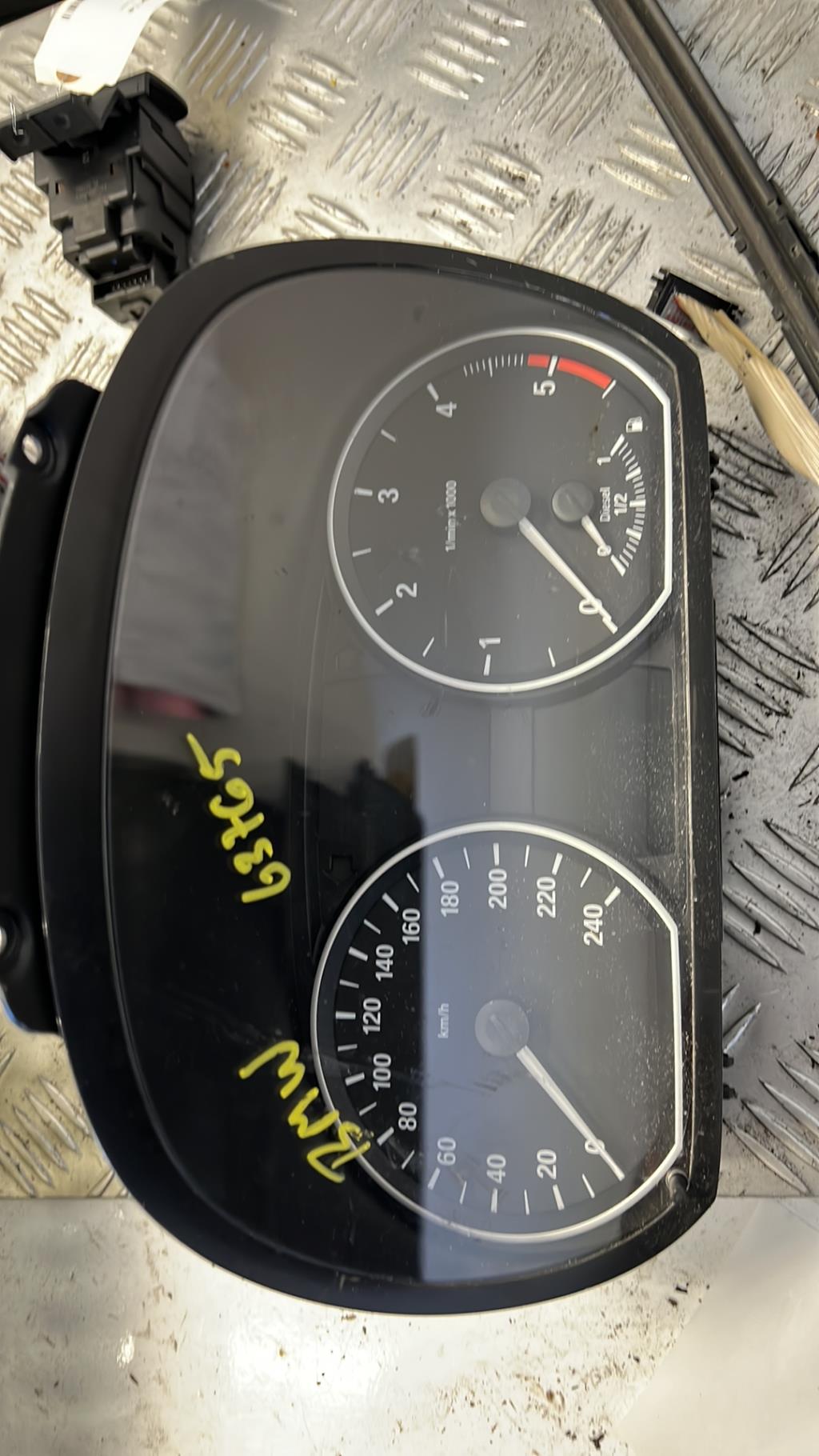 Compteur BMW SERIE 1 E88 CABRIO Diesel - 1