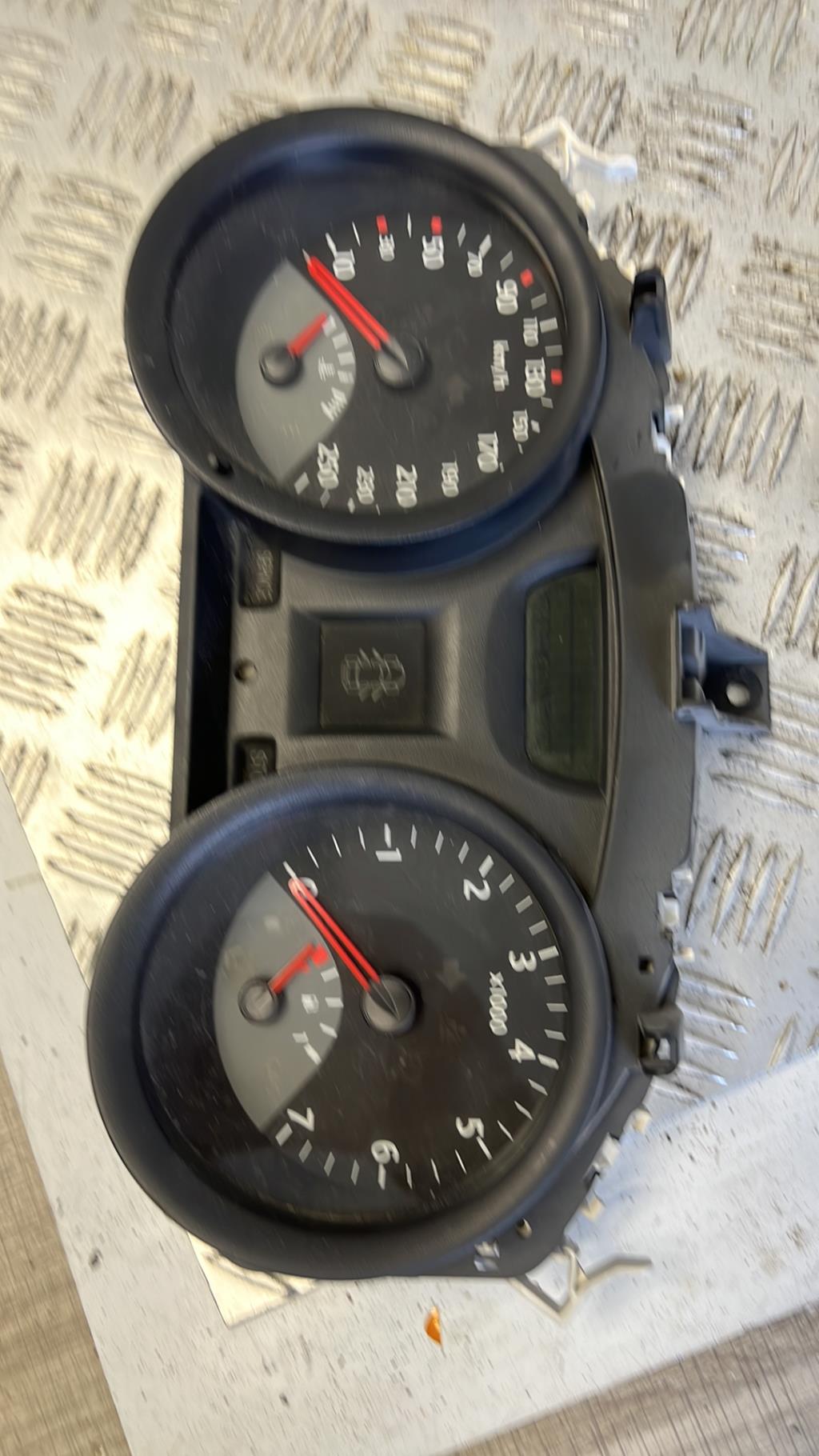 Compteur RENAULT MEGANE 2 PHASE 1 Diesel - 1