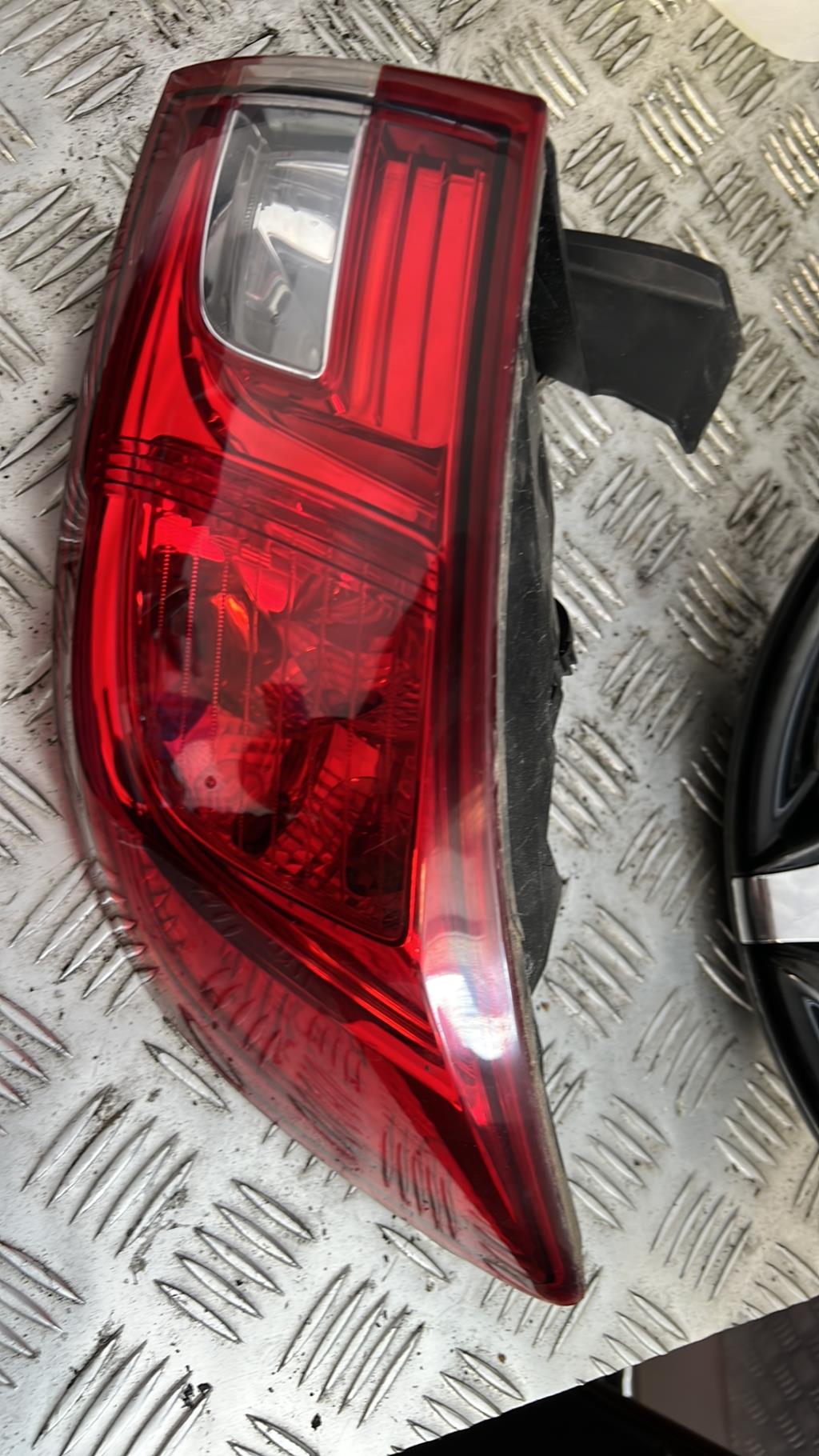 Fanale posteriore principale destro (luci) RENAULT CLIO 4 PHASE 1 Gasolina - 1