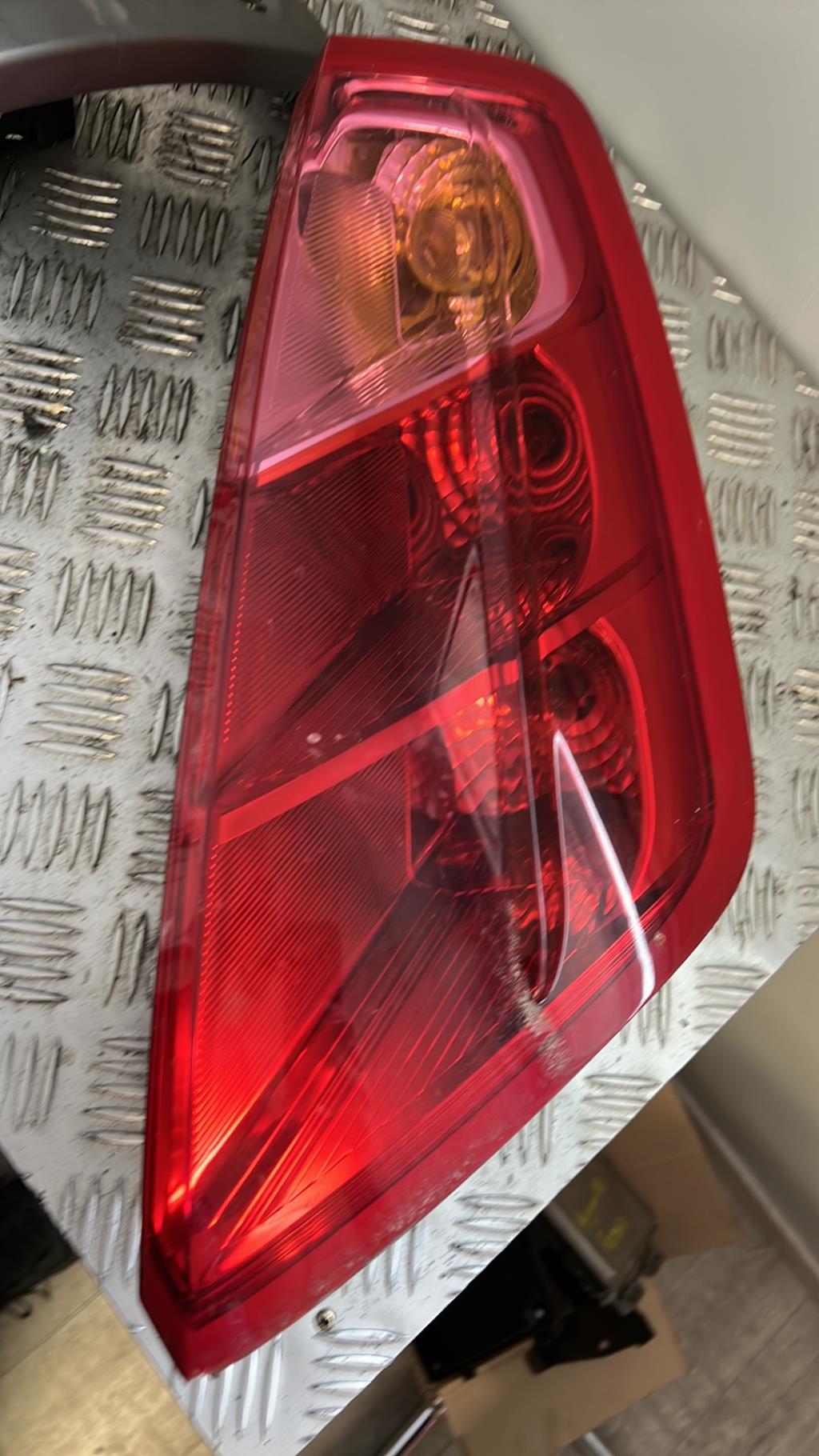 Fanale posteriore principale destro (luci) FIAT GRANDE PUNTO Diésel - 1