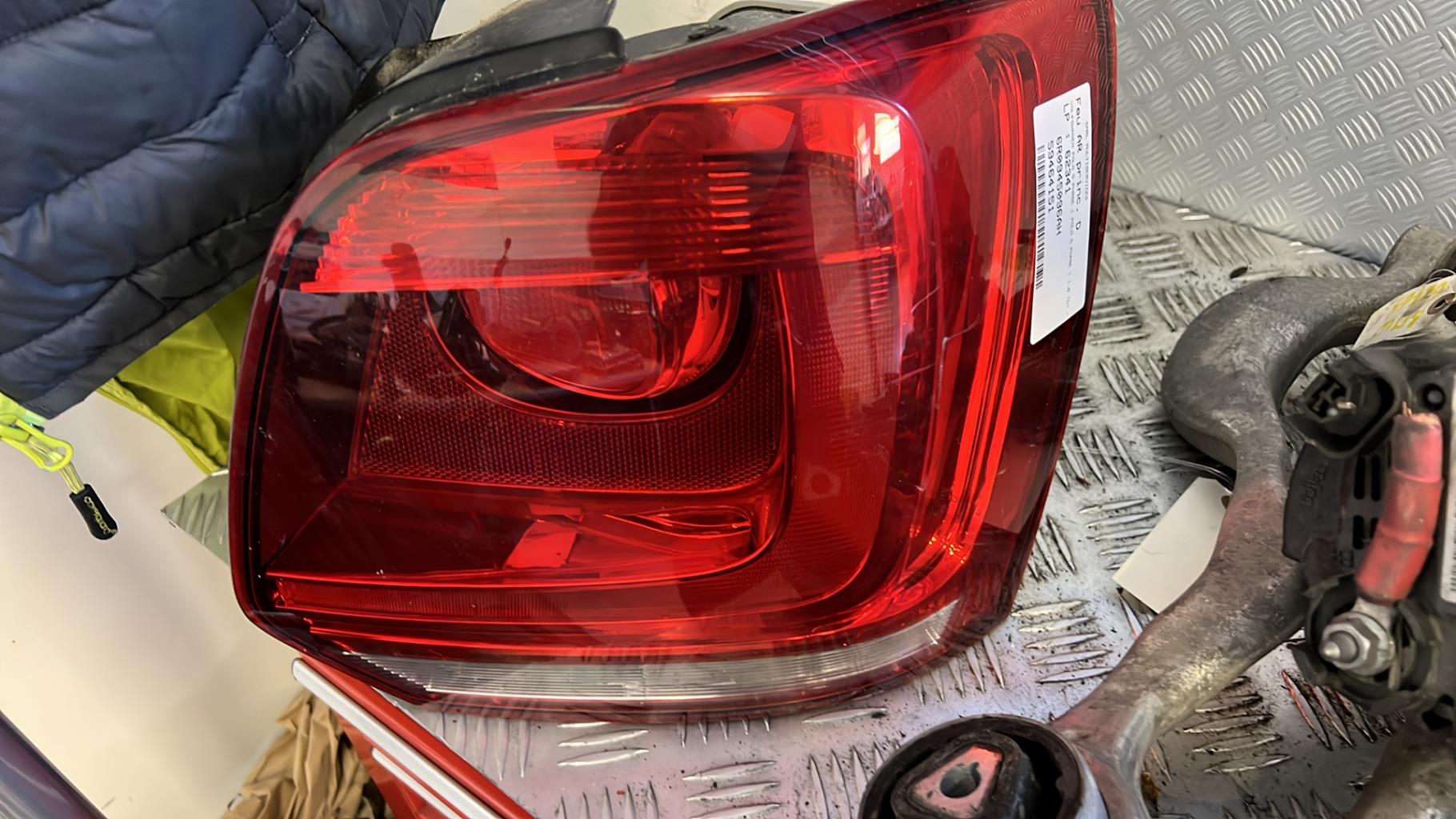 Fanale posteriore principale destro (luci) VOLKSWAGEN POLO 5 PHASE 1 Diésel - 1