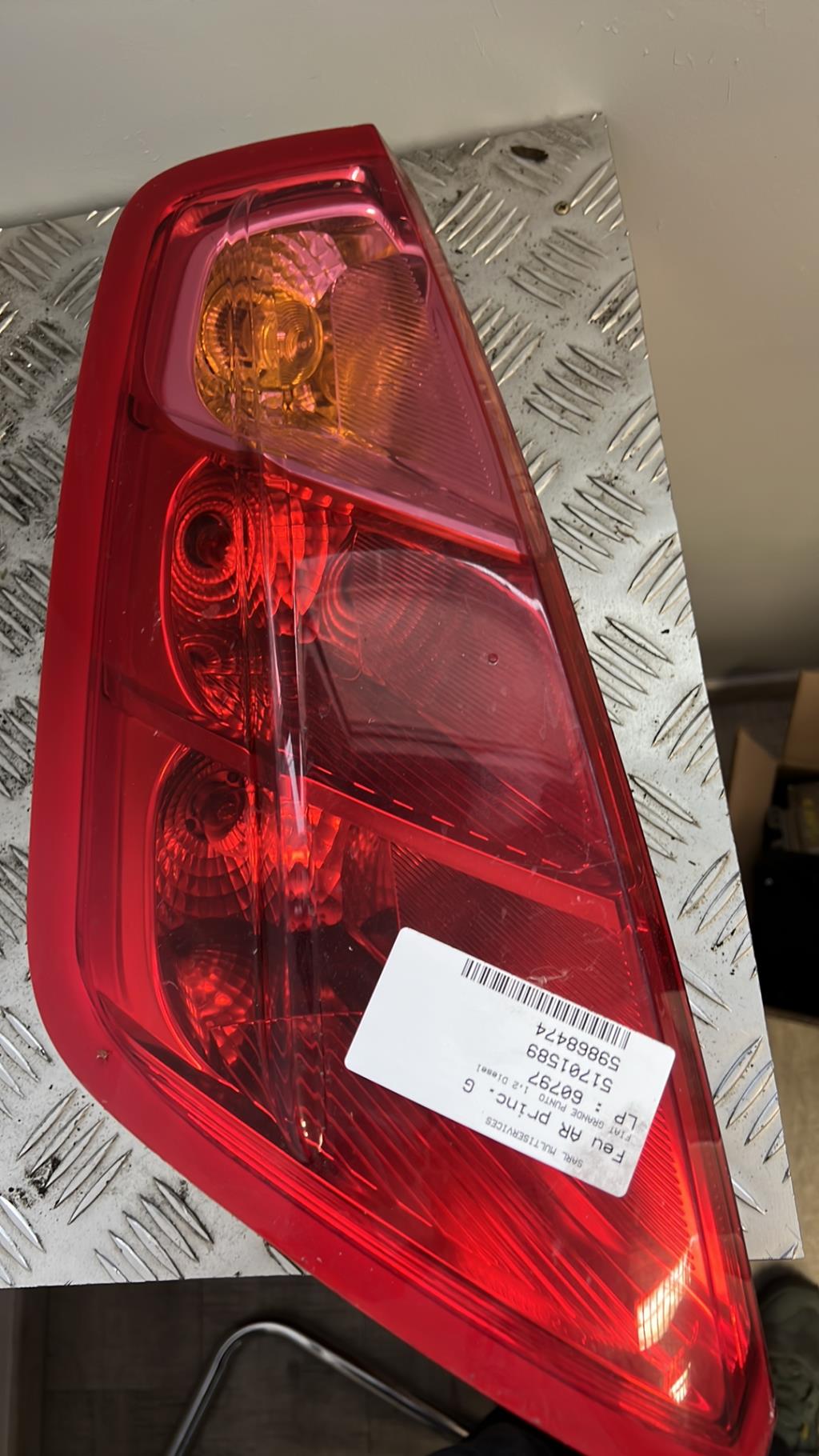 Fanale posteriore principale sinistro (luci) FIAT GRANDE PUNTO Diésel - 1