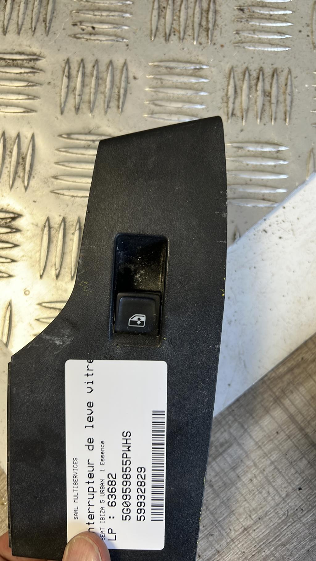 Interruttore lavacristalli anteriore destro SEAT IBIZA 5 PHASE 1 Gasolina - 1