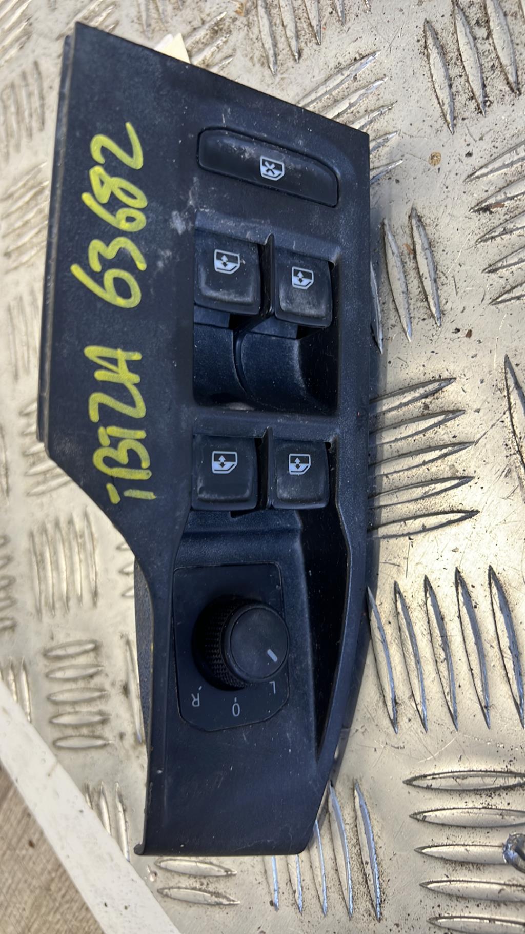 Interruttore lavacristalli anteriore sinistro SEAT IBIZA 5 PHASE 1 Gasolina - 1