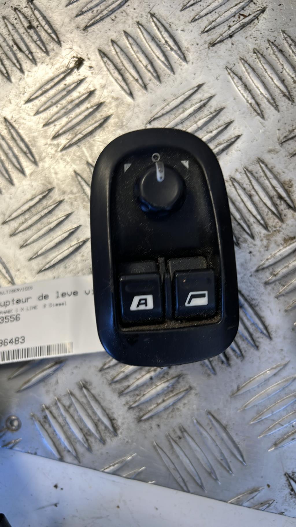 Interruttore lavacristalli anteriore sinistro PEUGEOT 206 PHASE 1 Diésel - 1